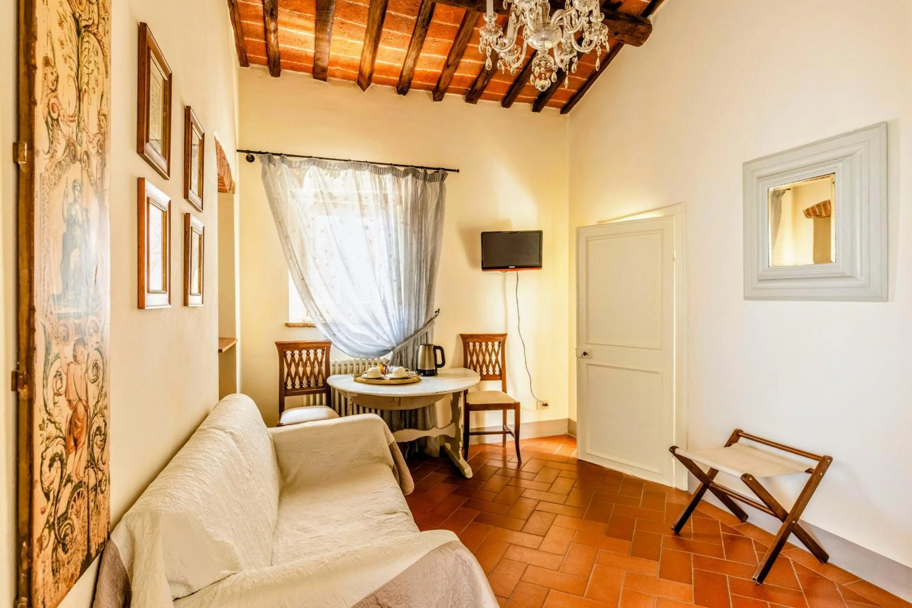 Seating area in Hotel San Michele