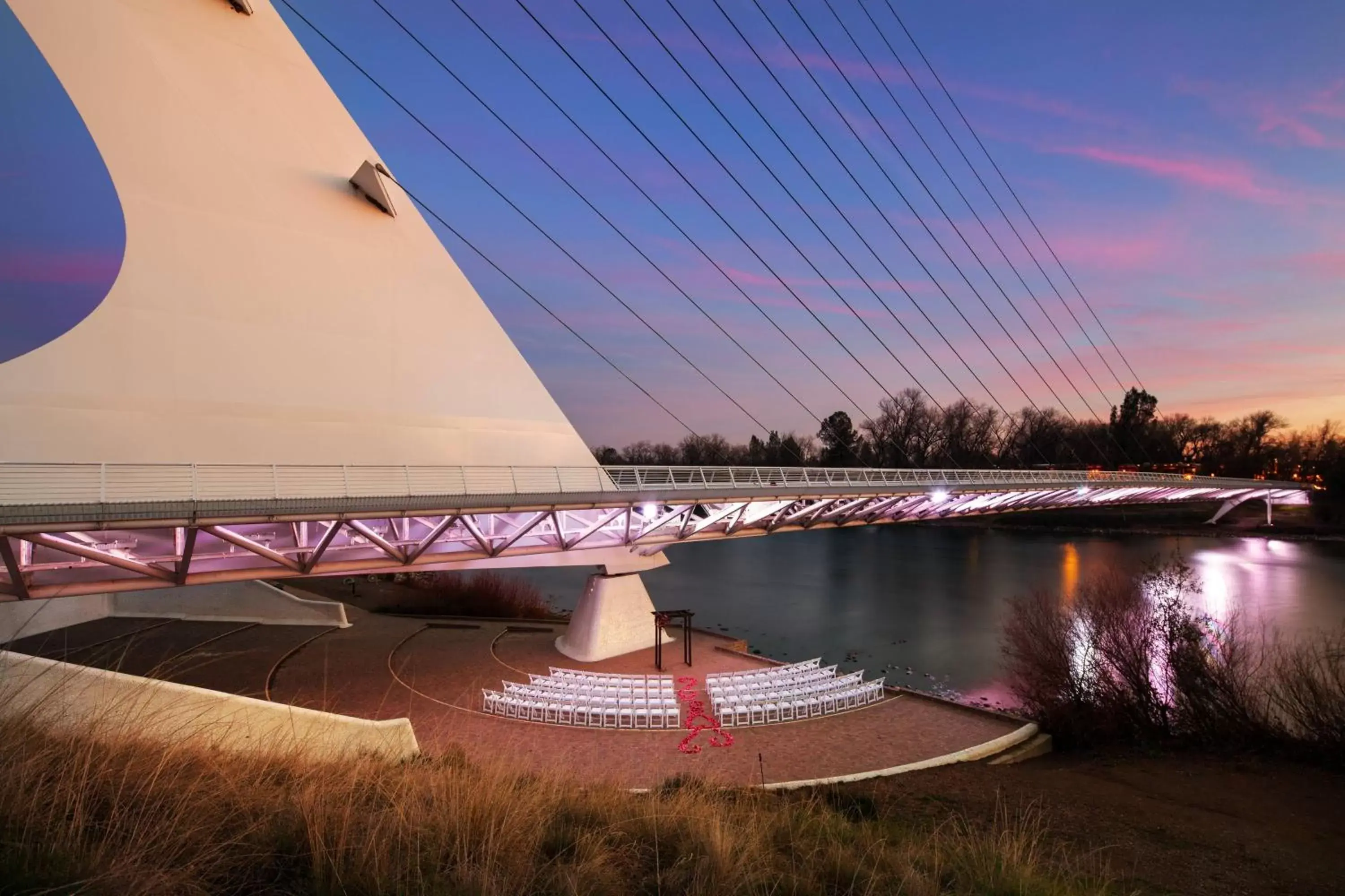 Meeting/conference room, Swimming Pool in Sheraton Redding Hotel at the Sundial Bridge