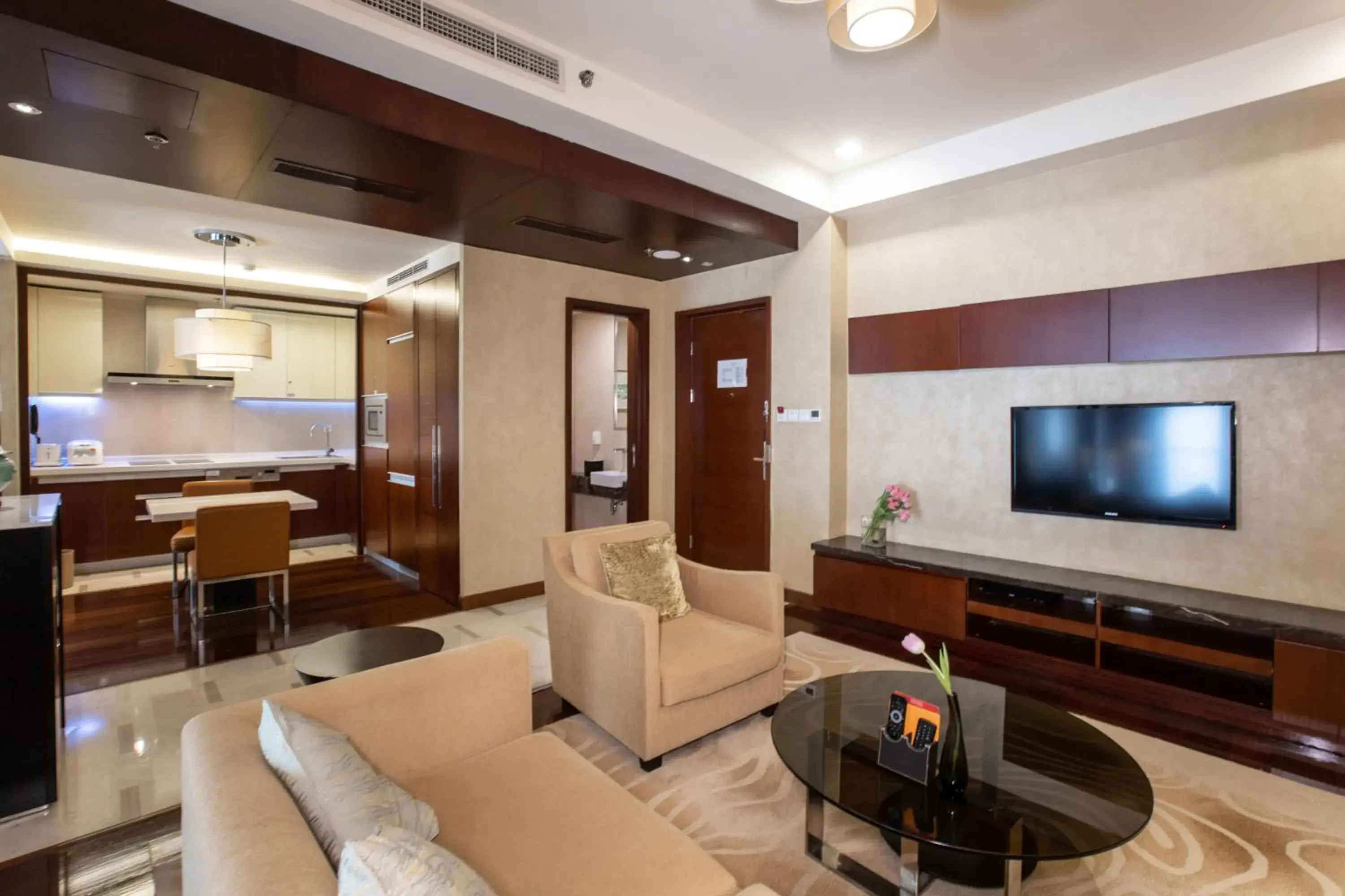 Living room, Seating Area in The Imperial Mansion, Beijing - Marriott Executive Apartments