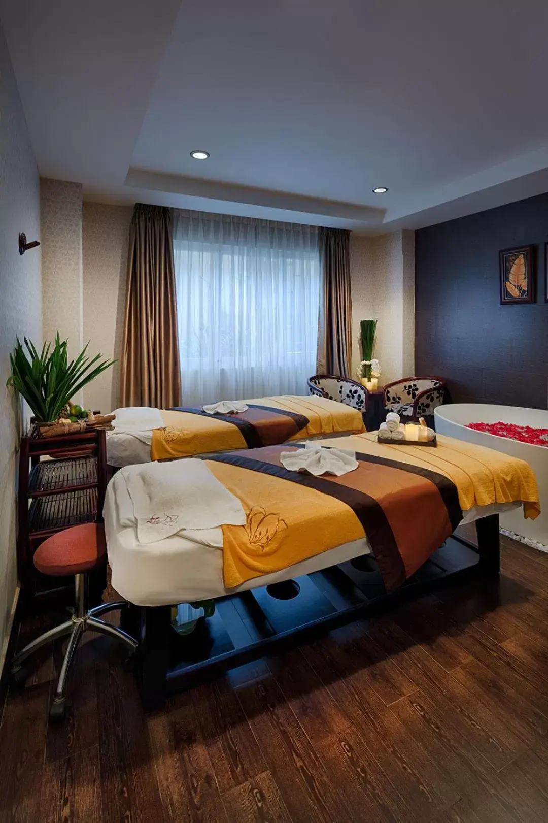 Massage, Bed in Silverland Sil Hotel & Spa