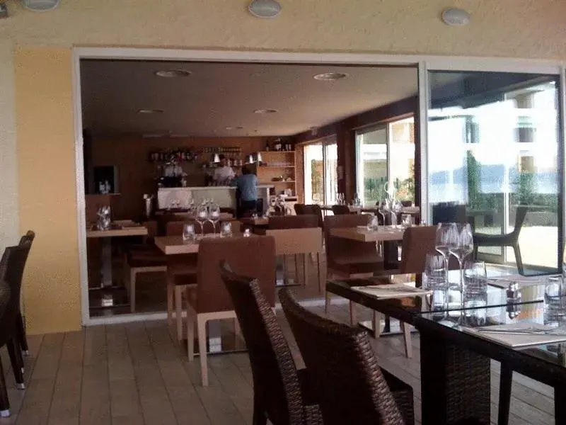 Restaurant/Places to Eat in Hotel SPA Plage St Jean