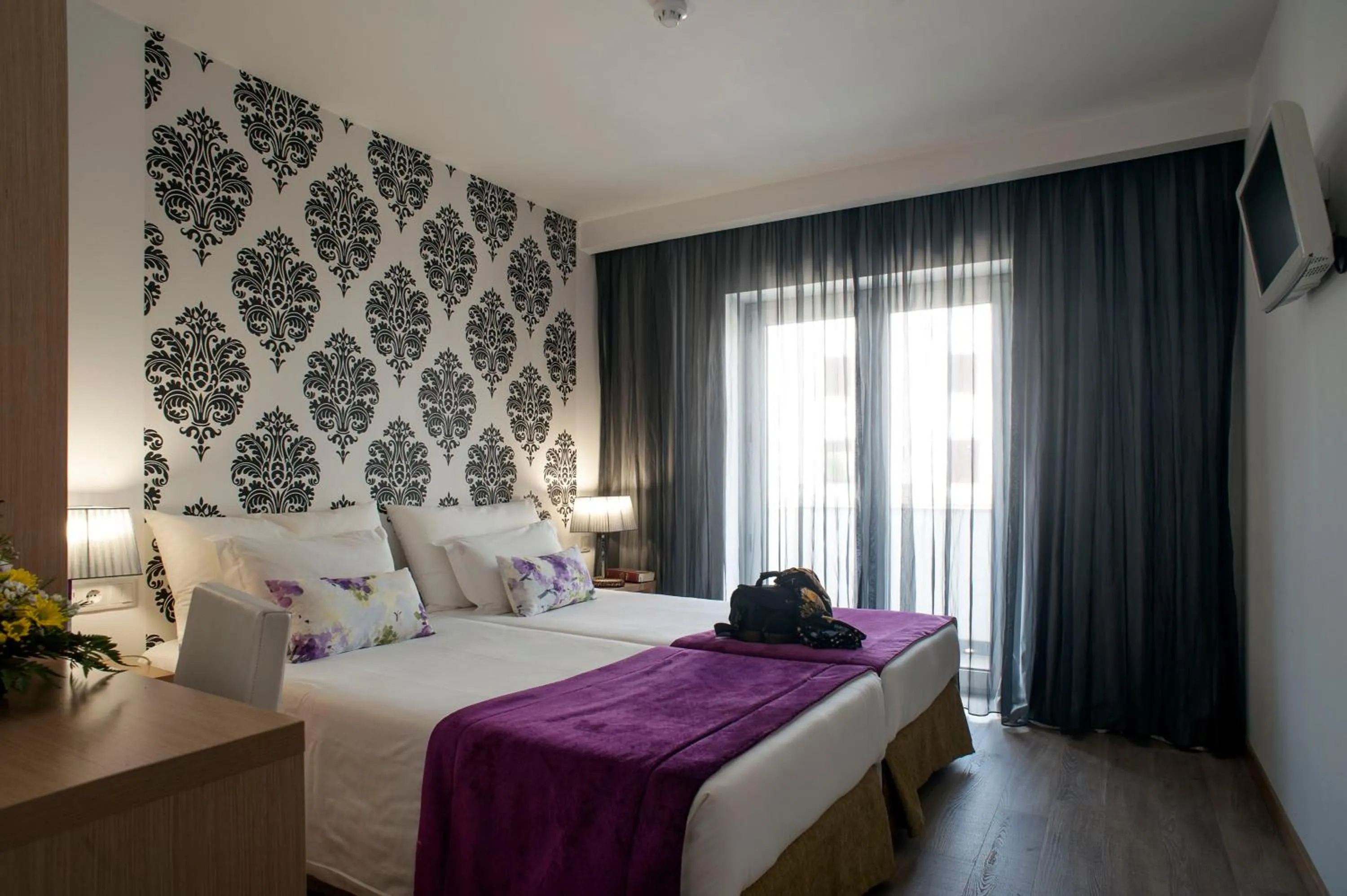 Photo of the whole room, Bed in Hotel Genesis