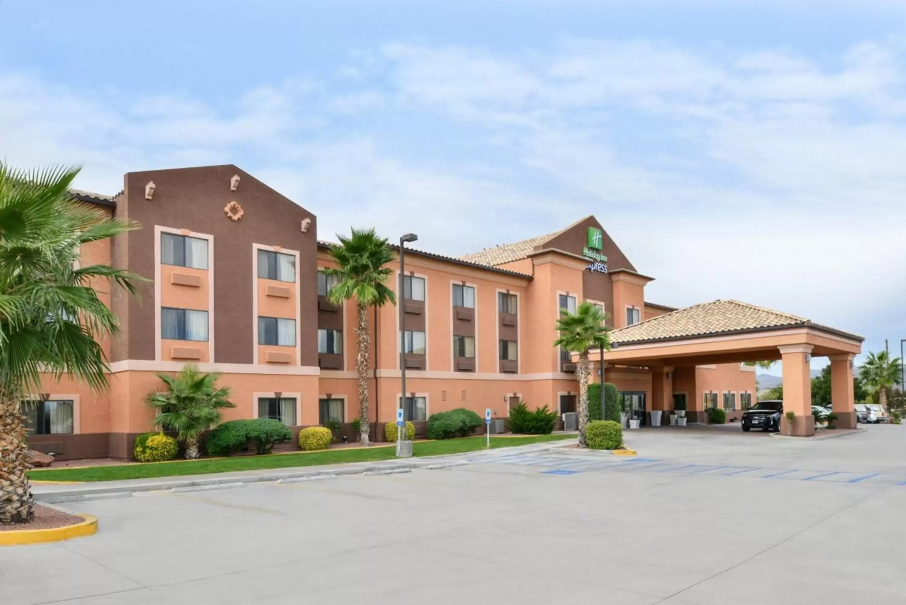 Property Building in Holiday Inn Express Kingman, an IHG Hotel