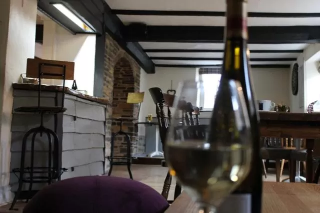 Restaurant/places to eat in The Hatch Inn