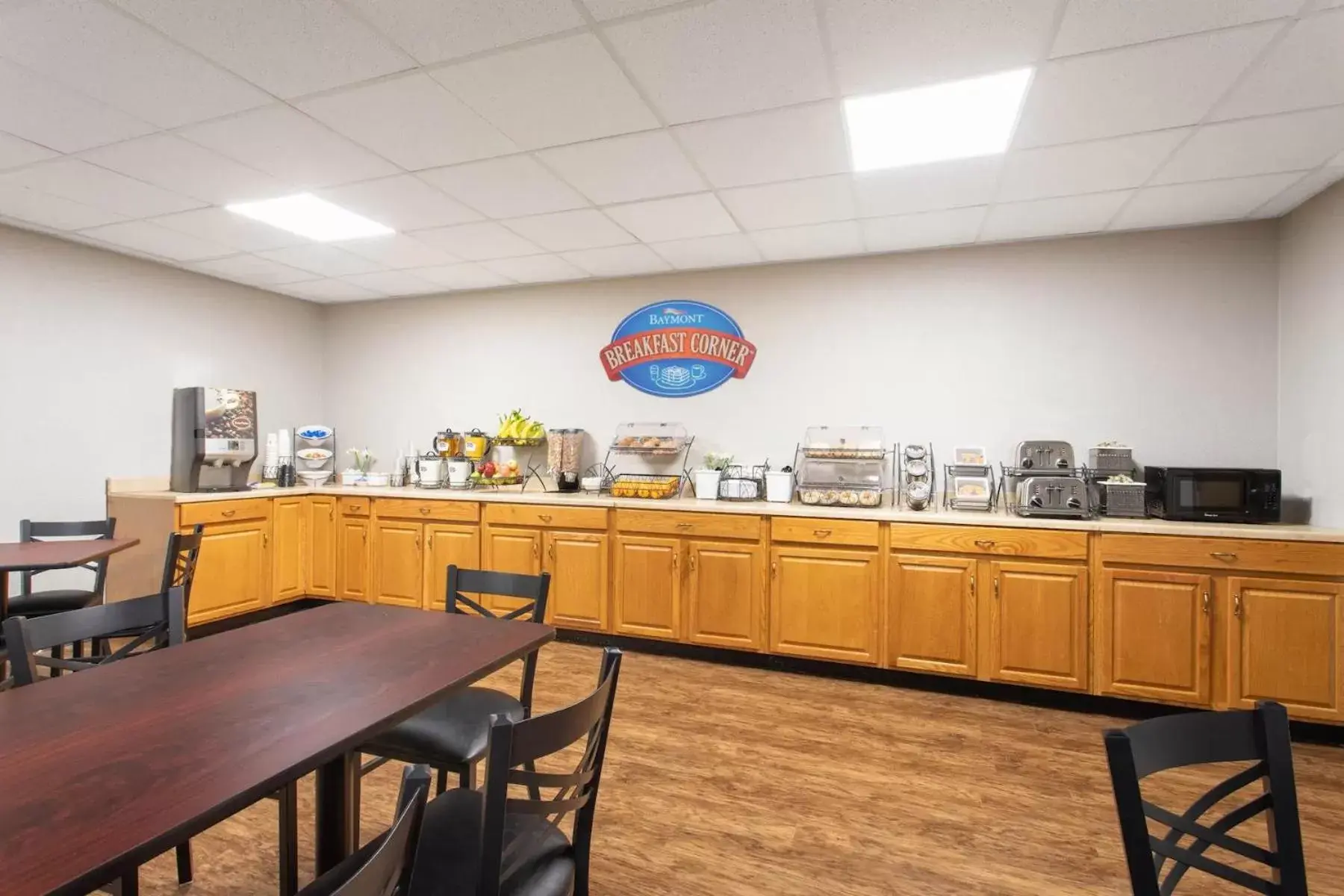 Continental breakfast, Restaurant/Places to Eat in Baymont by Wyndham Greenville OH