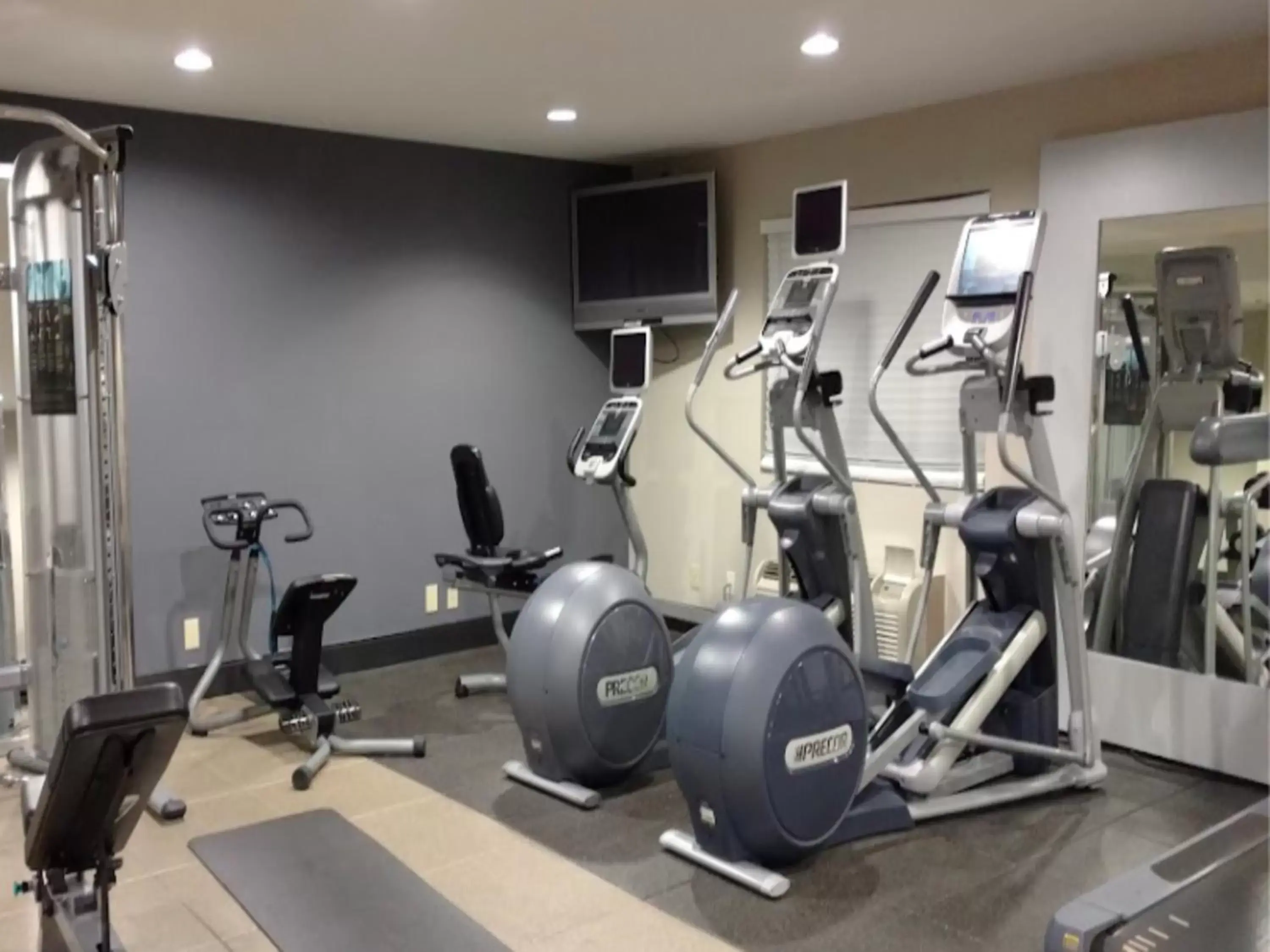 Fitness centre/facilities, Fitness Center/Facilities in DoubleTree by Hilton Hotel Chicago Wood Dale - Elk Grove