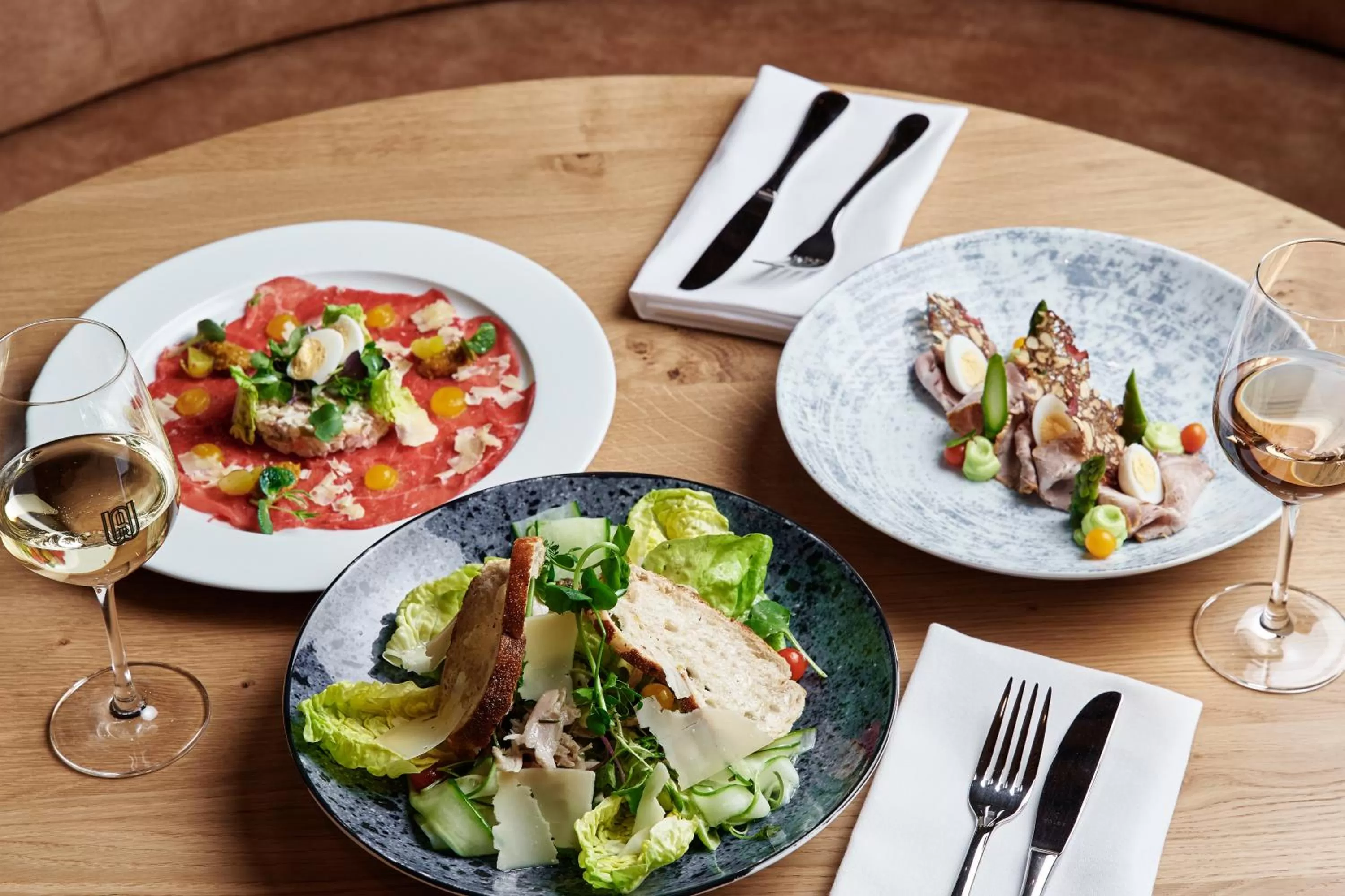 Restaurant/places to eat in The Market Hotel