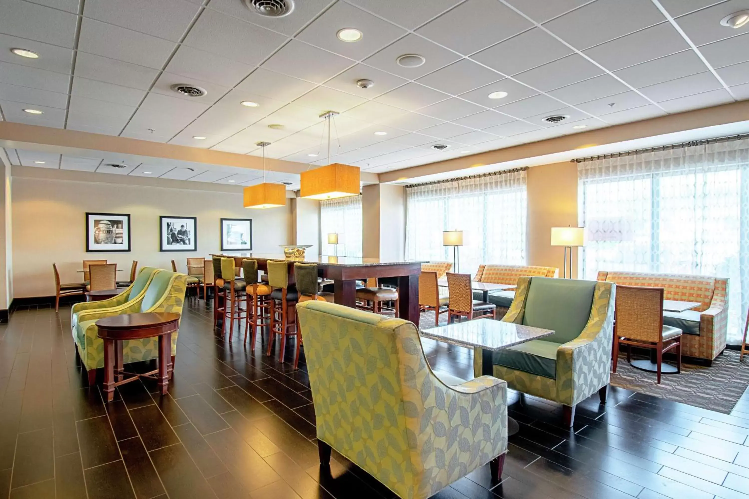Lobby or reception, Restaurant/Places to Eat in Hampton Inn Pine Grove