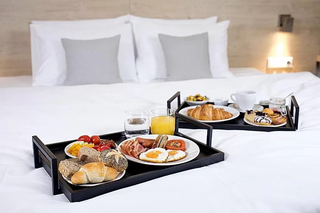 Breakfast, Bed in Hotel reSTART Superior
