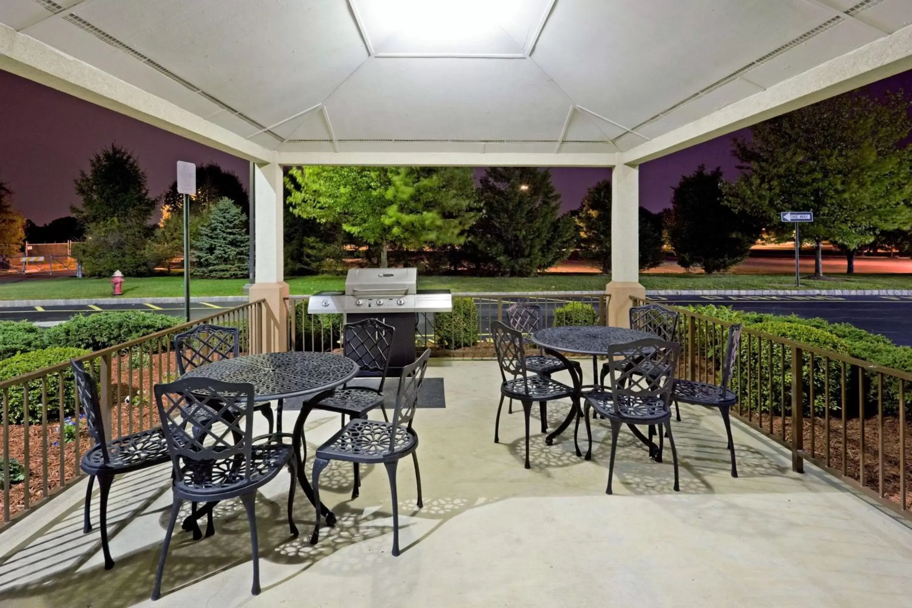 Patio in Sonesta Simply Suites Somerset