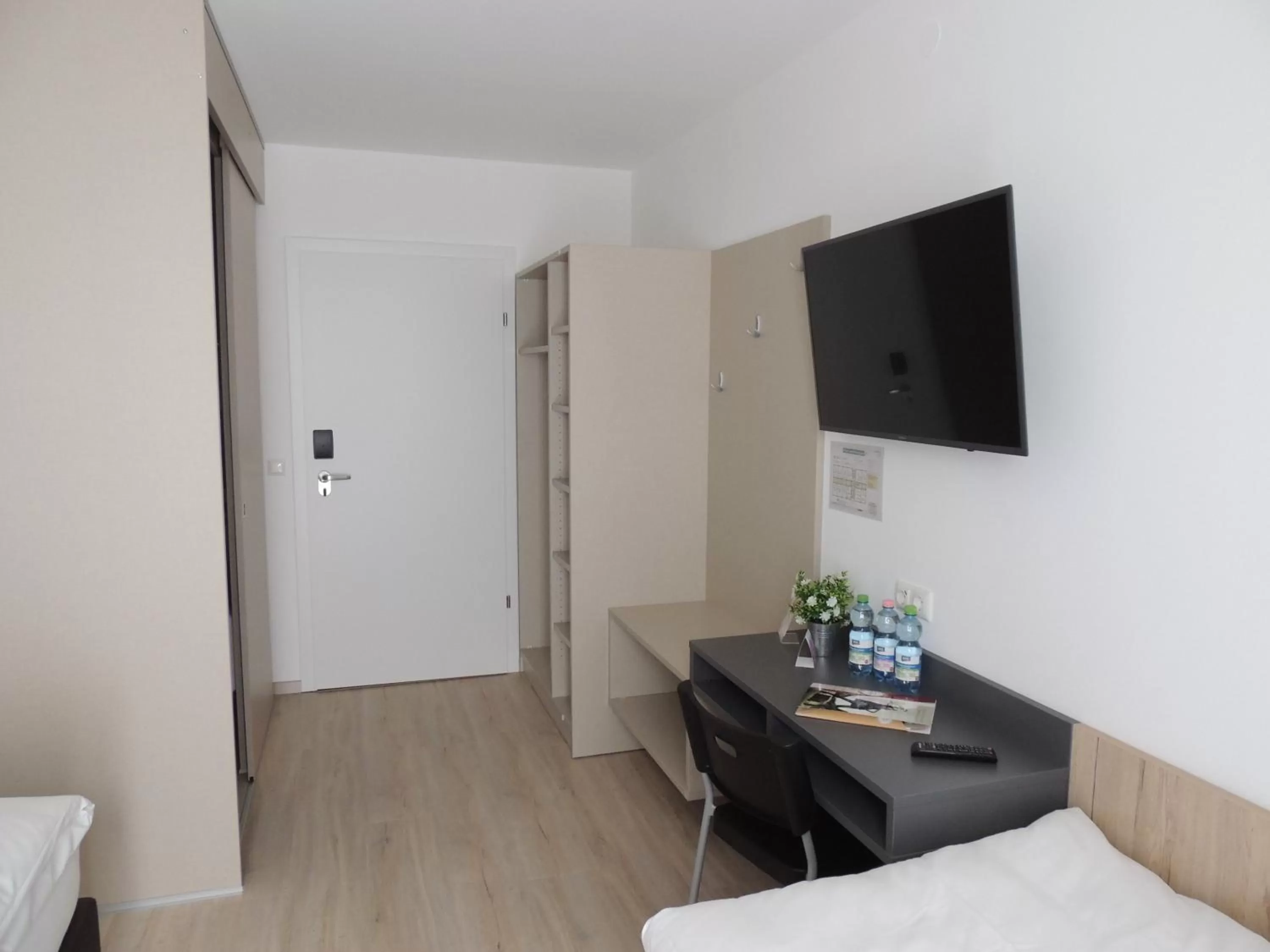 Decorative detail, Bed in AVIA Motel Bisamberg