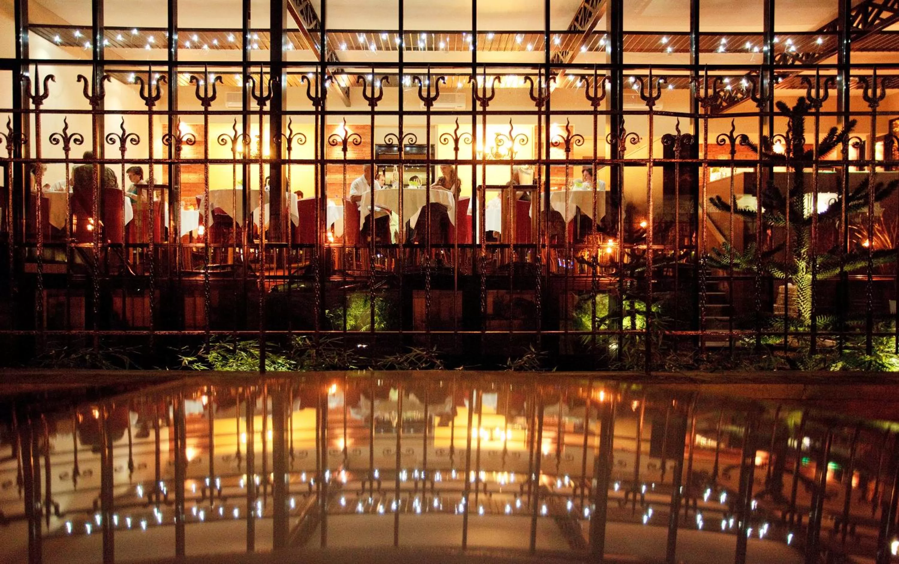 Facade/entrance in Maison Decoret