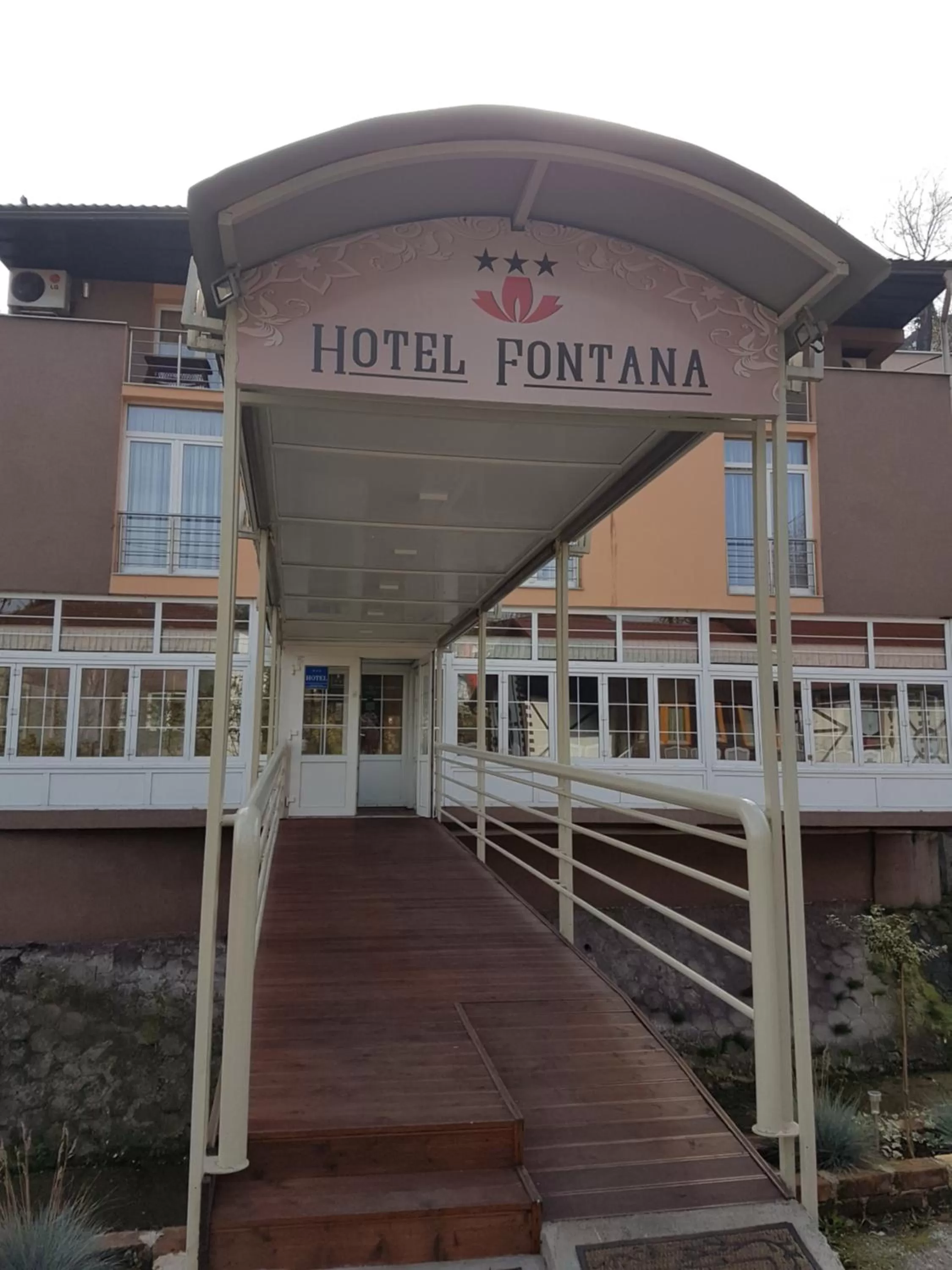 Facade/entrance in Hotel Fontana