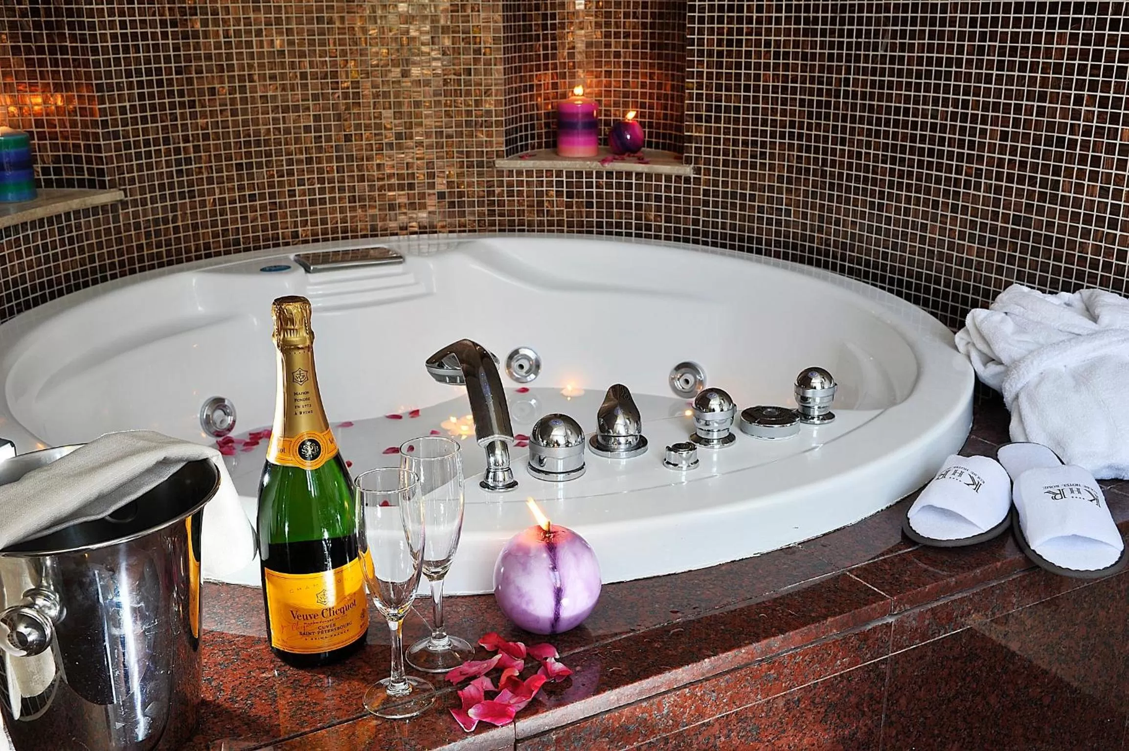 Hot Tub in Kolbe Hotel Rome