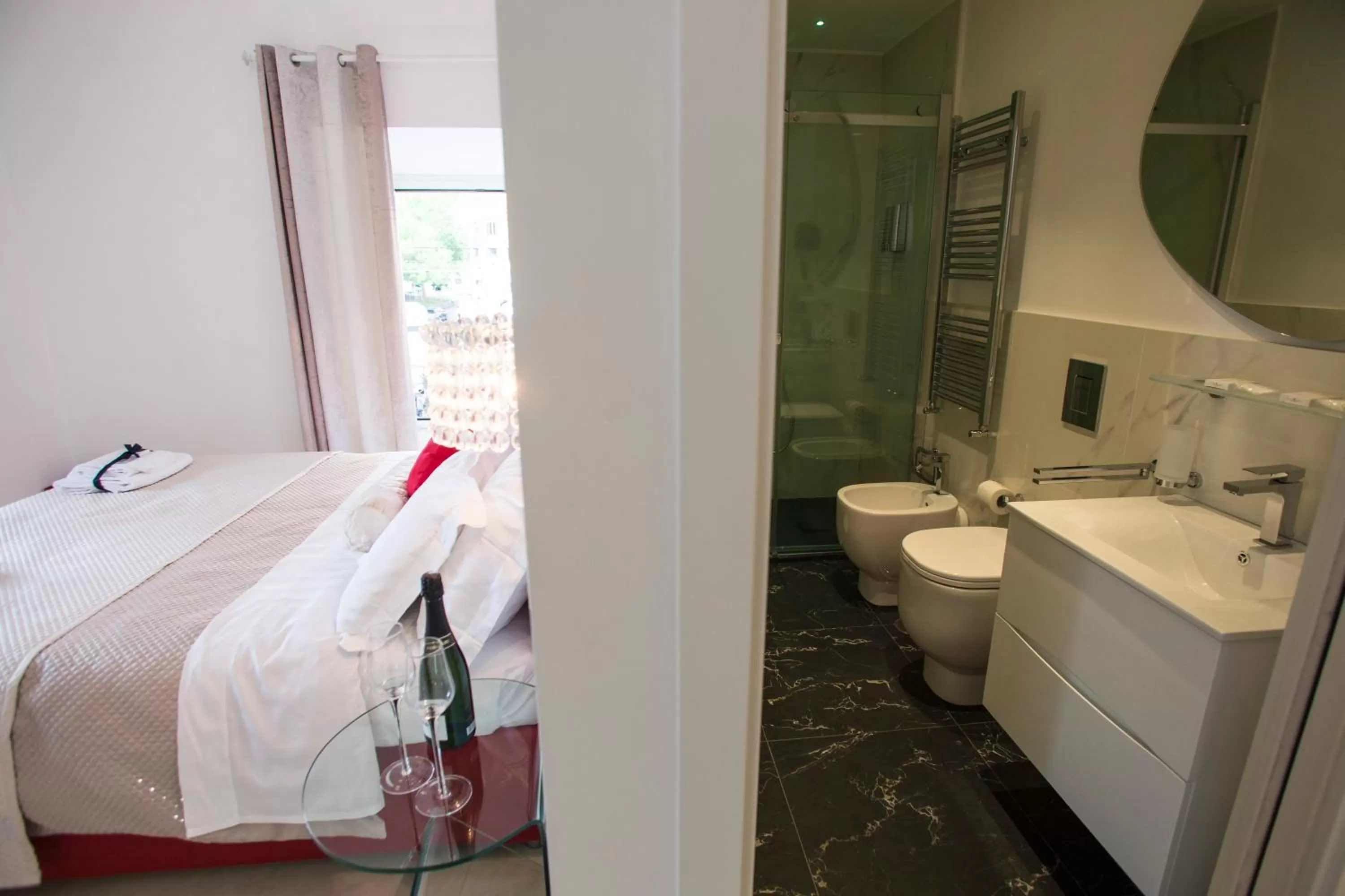 Bathroom, Bed in San Pietro Grand Suite