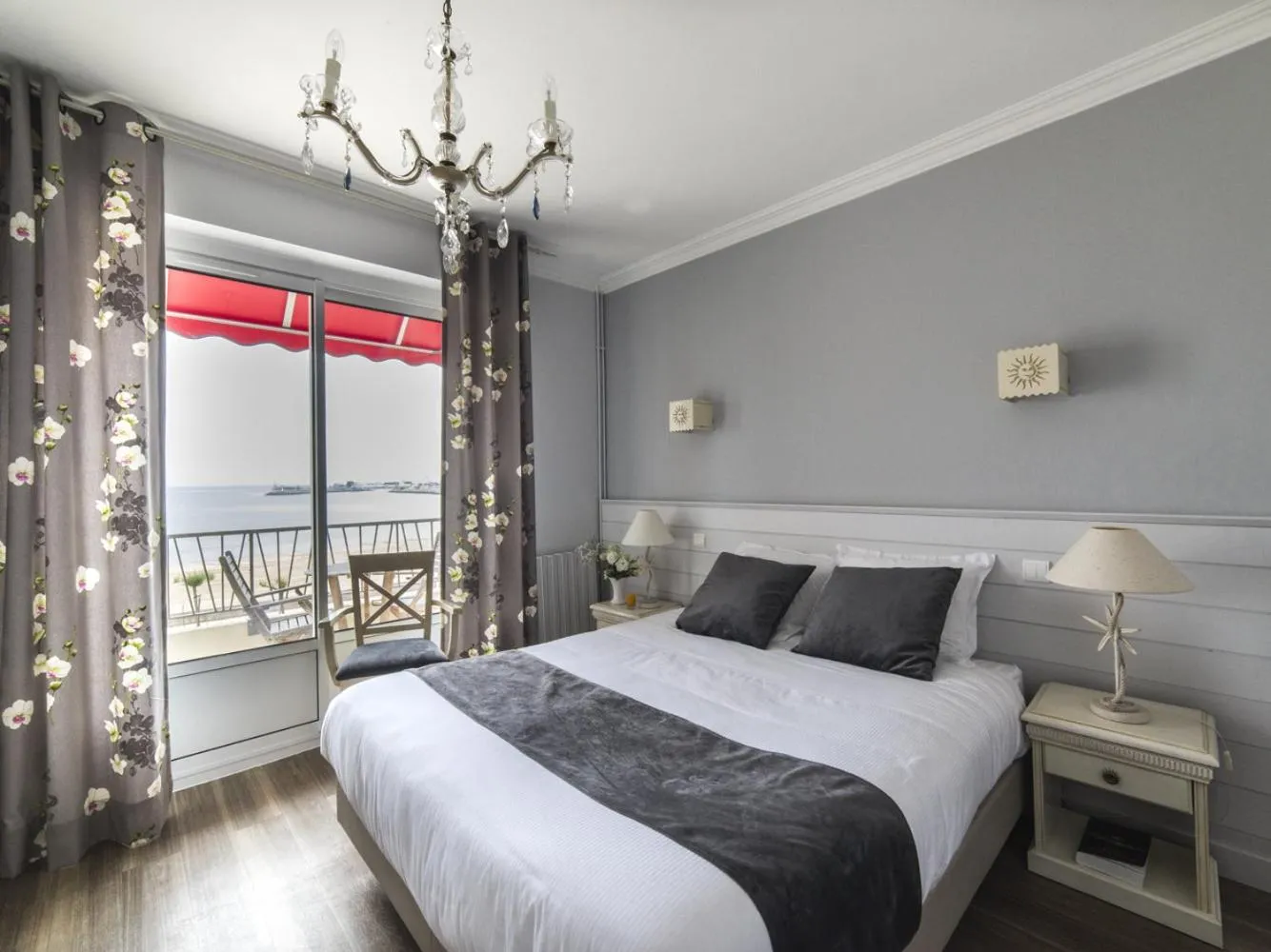 bunk bed, Bed in Family Golf Hotel