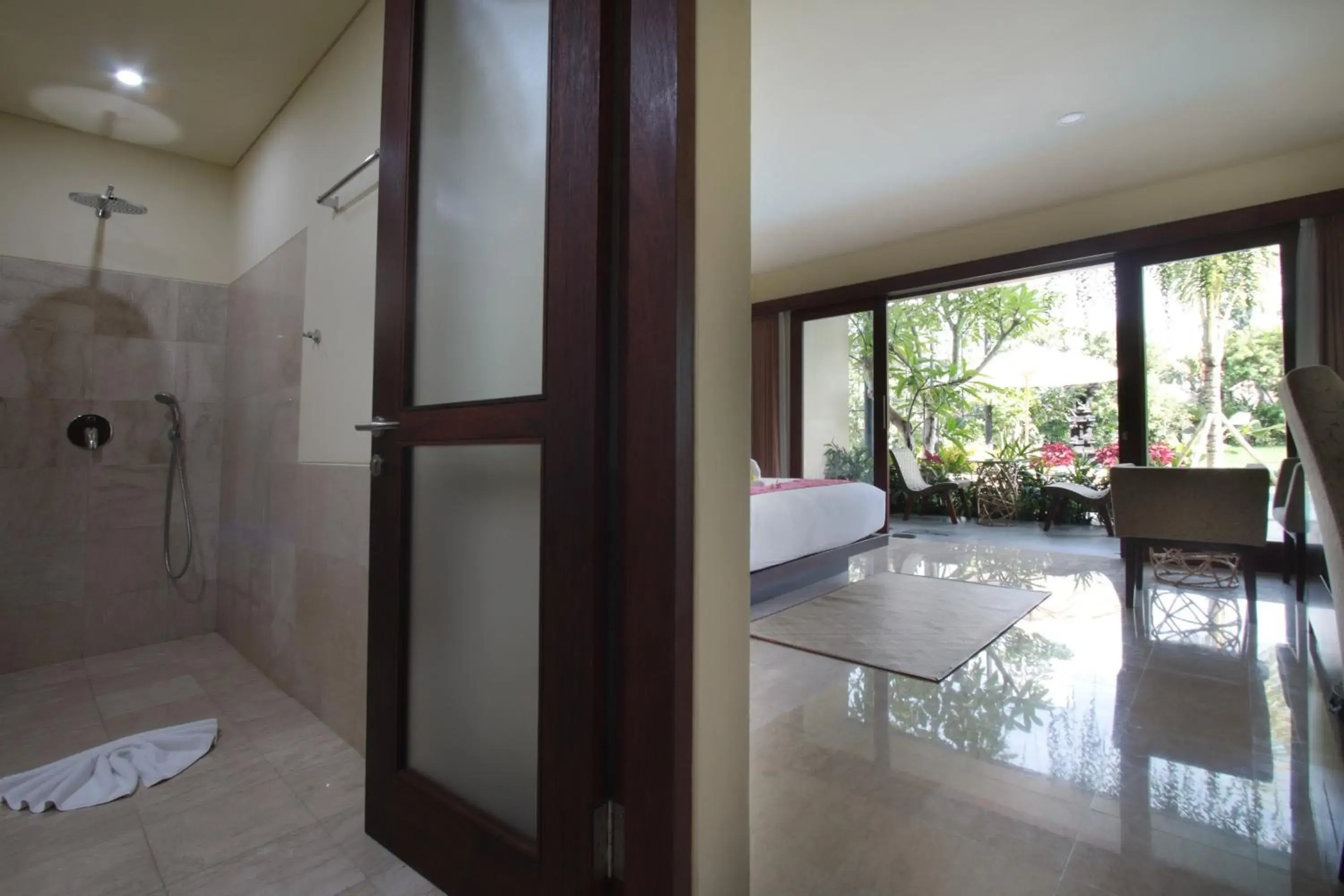 Shower, Bathroom in Byasa Ubud Hotel