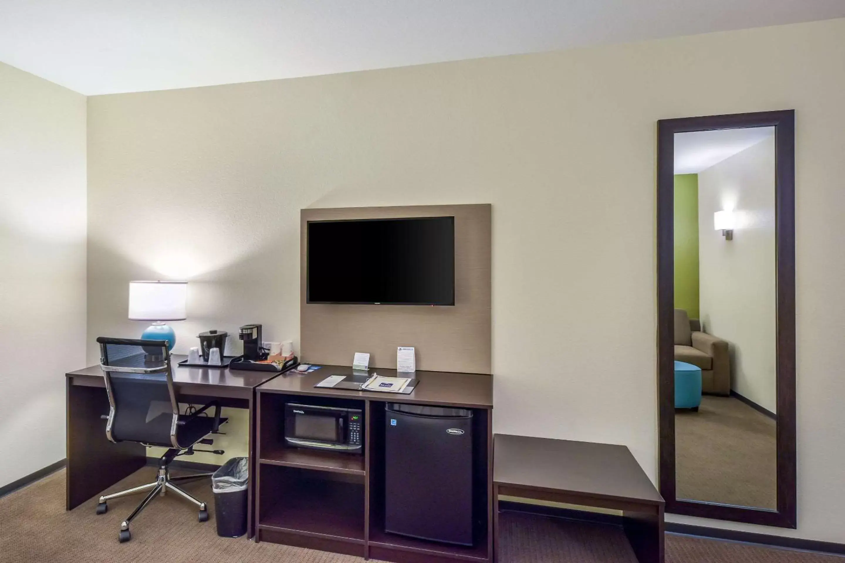 Photo of the whole room, TV/Entertainment Center in Sleep Inn & Suites Fort Worth - Fossil Creek