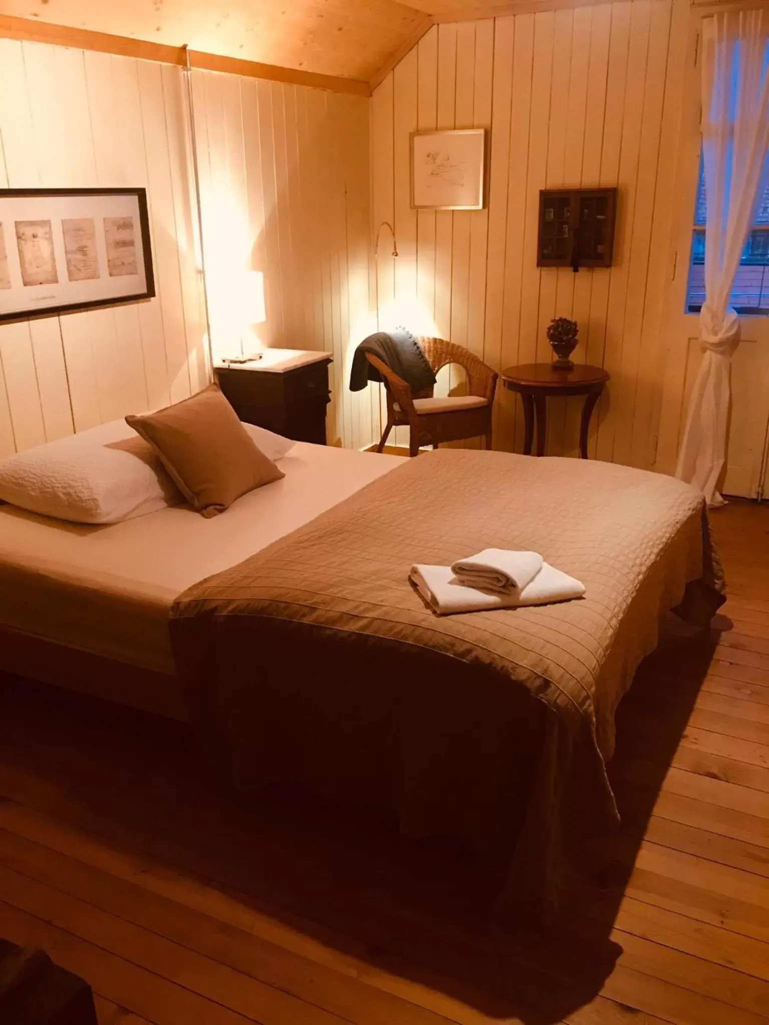 Photo of the whole room, Bed in B&B Bären