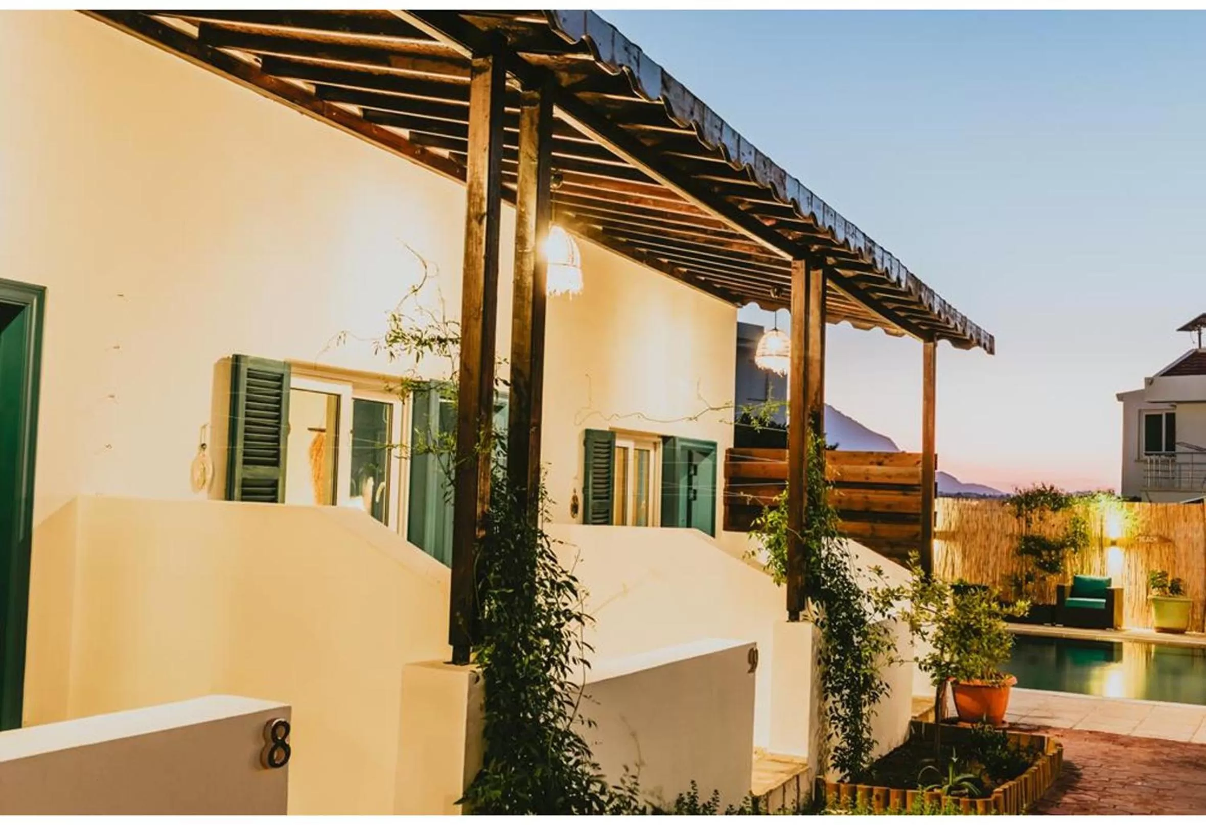 Property building in Sunside Inn Hotel