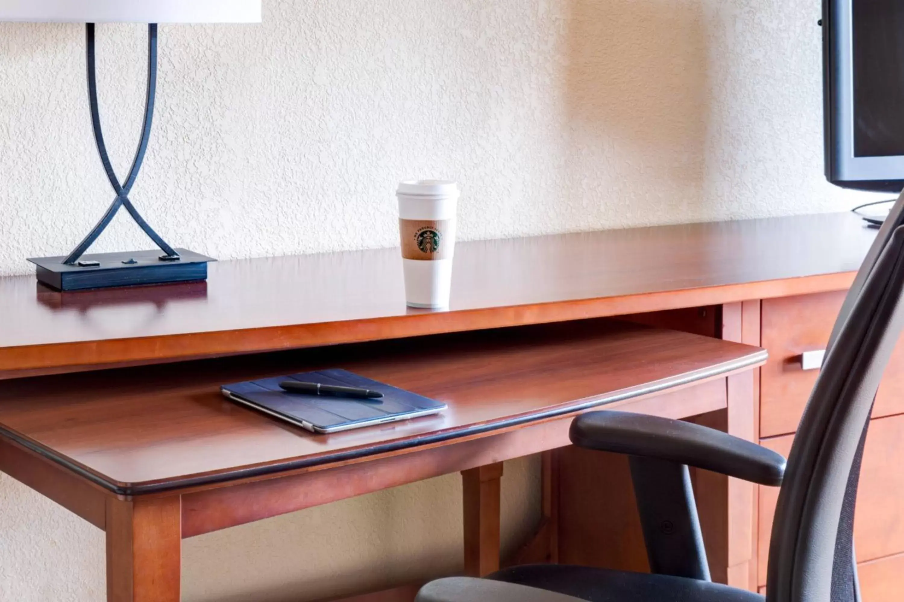 Photo of the whole room in Courtyard by Marriott Rockville