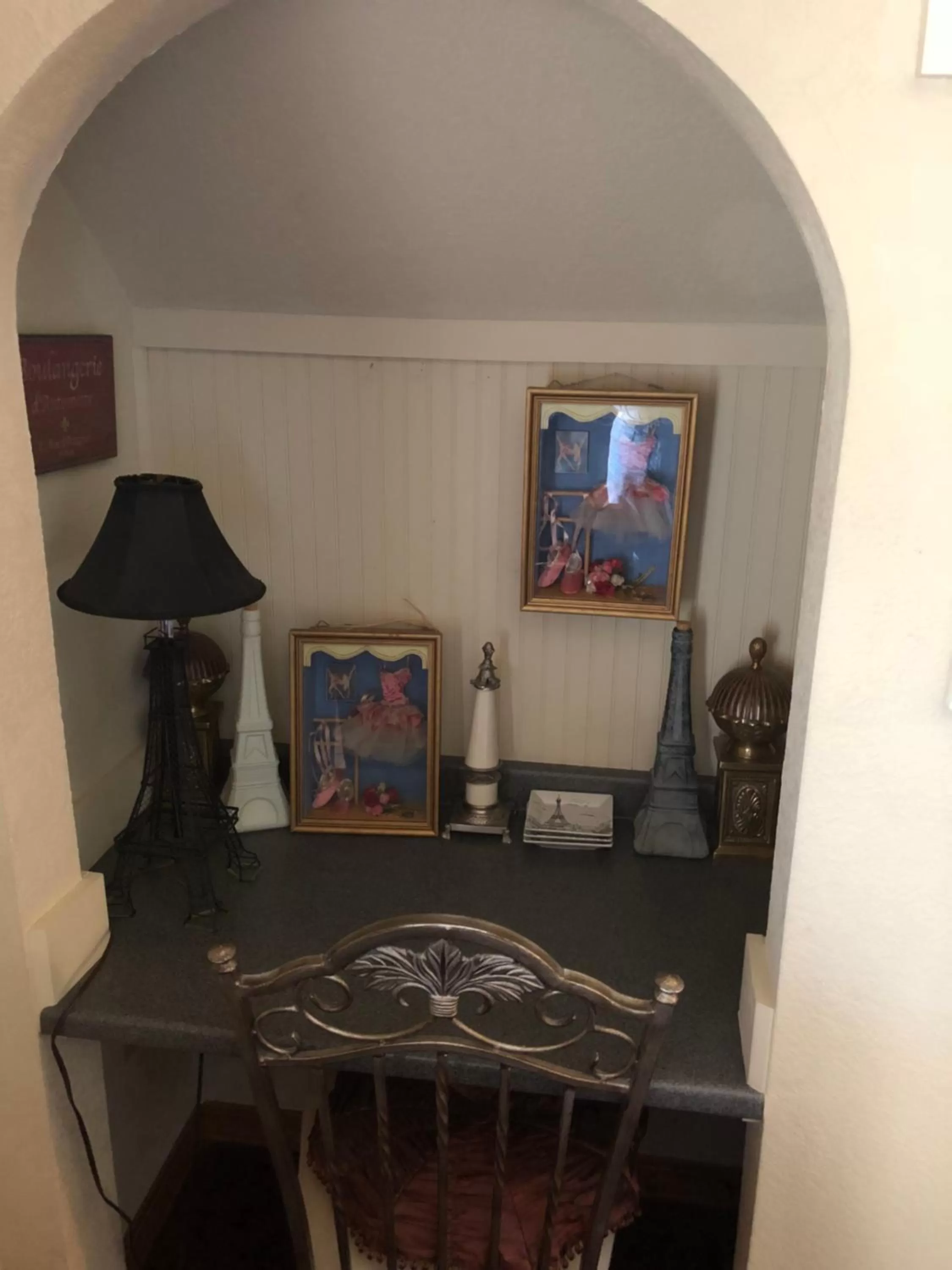 Decorative detail in All Seasons Inn