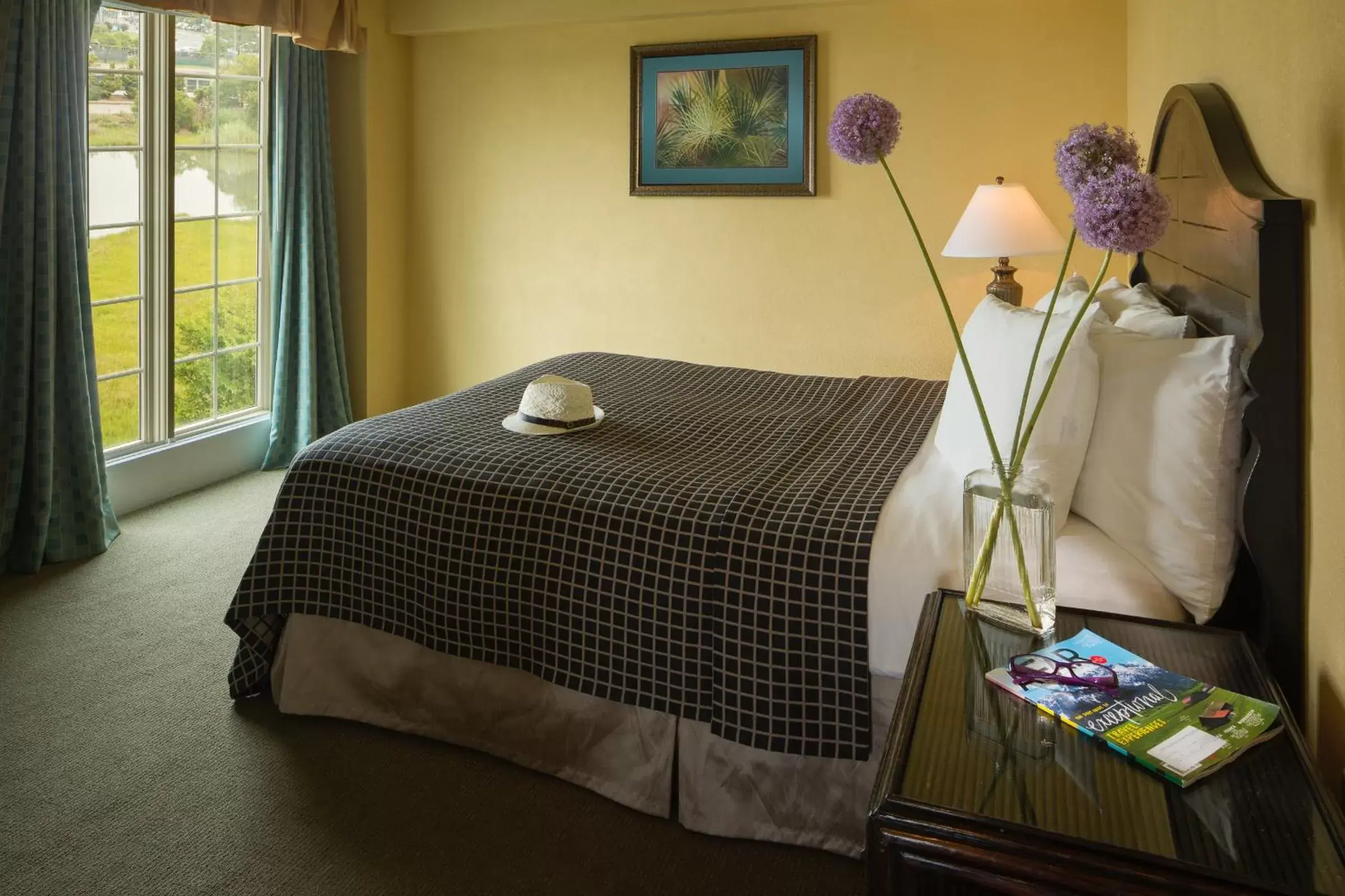 Bedroom, Bed in Coconut Malorie Resort Ocean City a Ramada by Wyndham