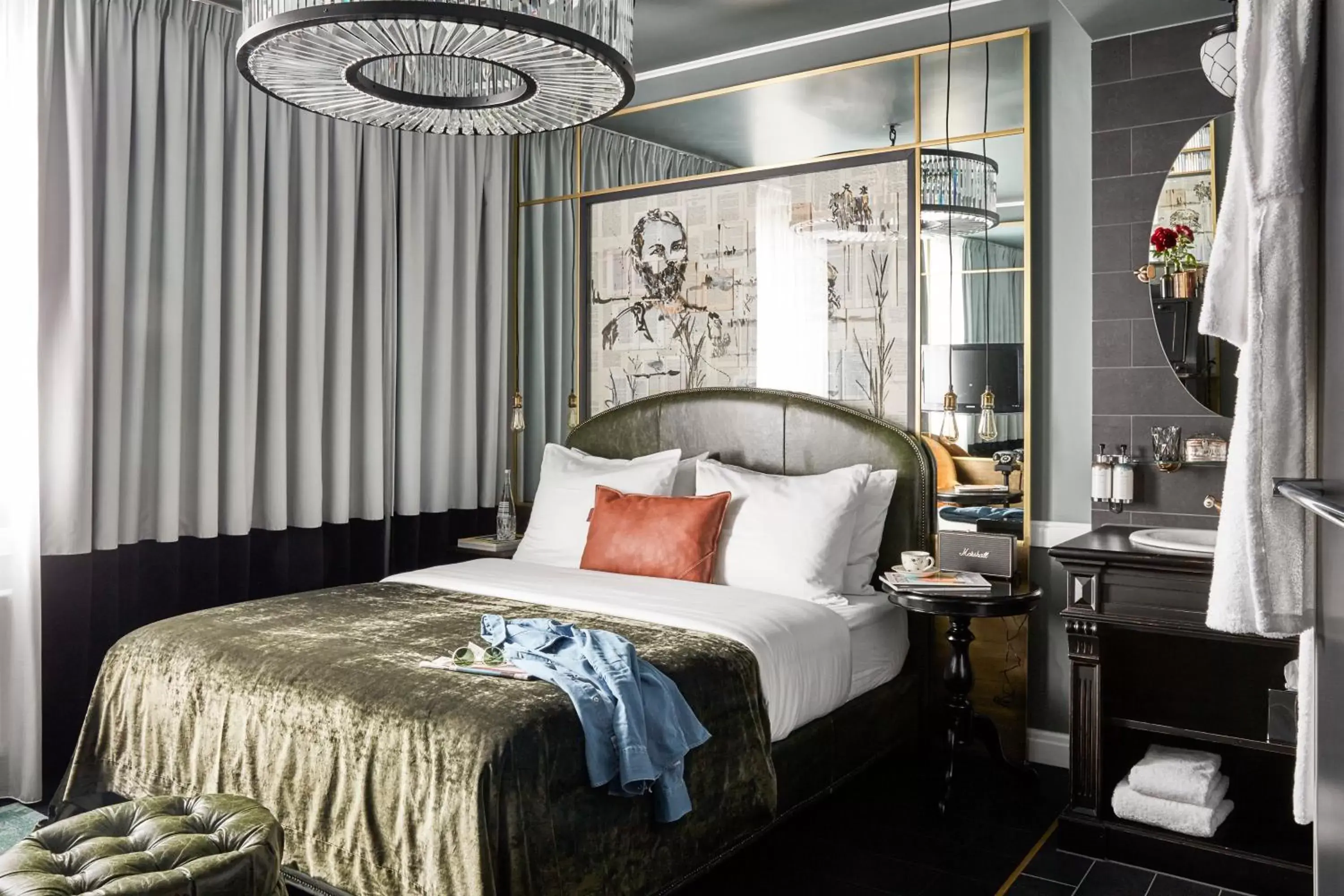 Photo of the whole room, Bed in Sir Savigny Hotel, Berlin, a Member of Design Hotels