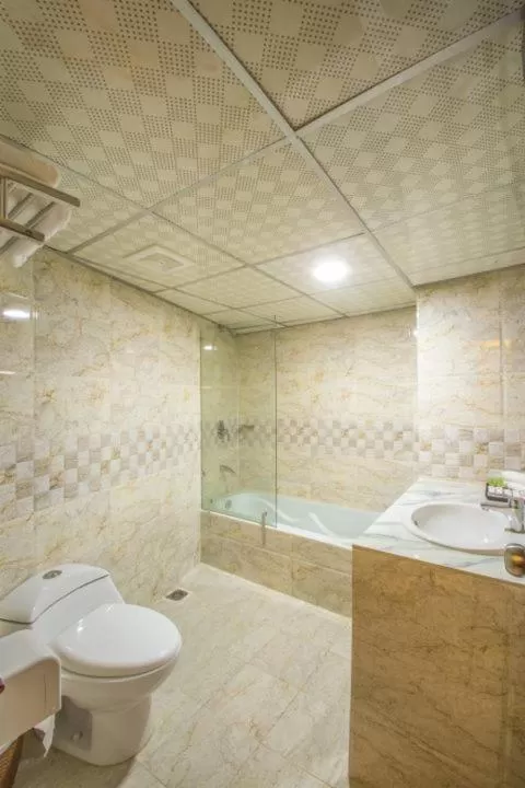 Bathroom in Hotel Mira Garden