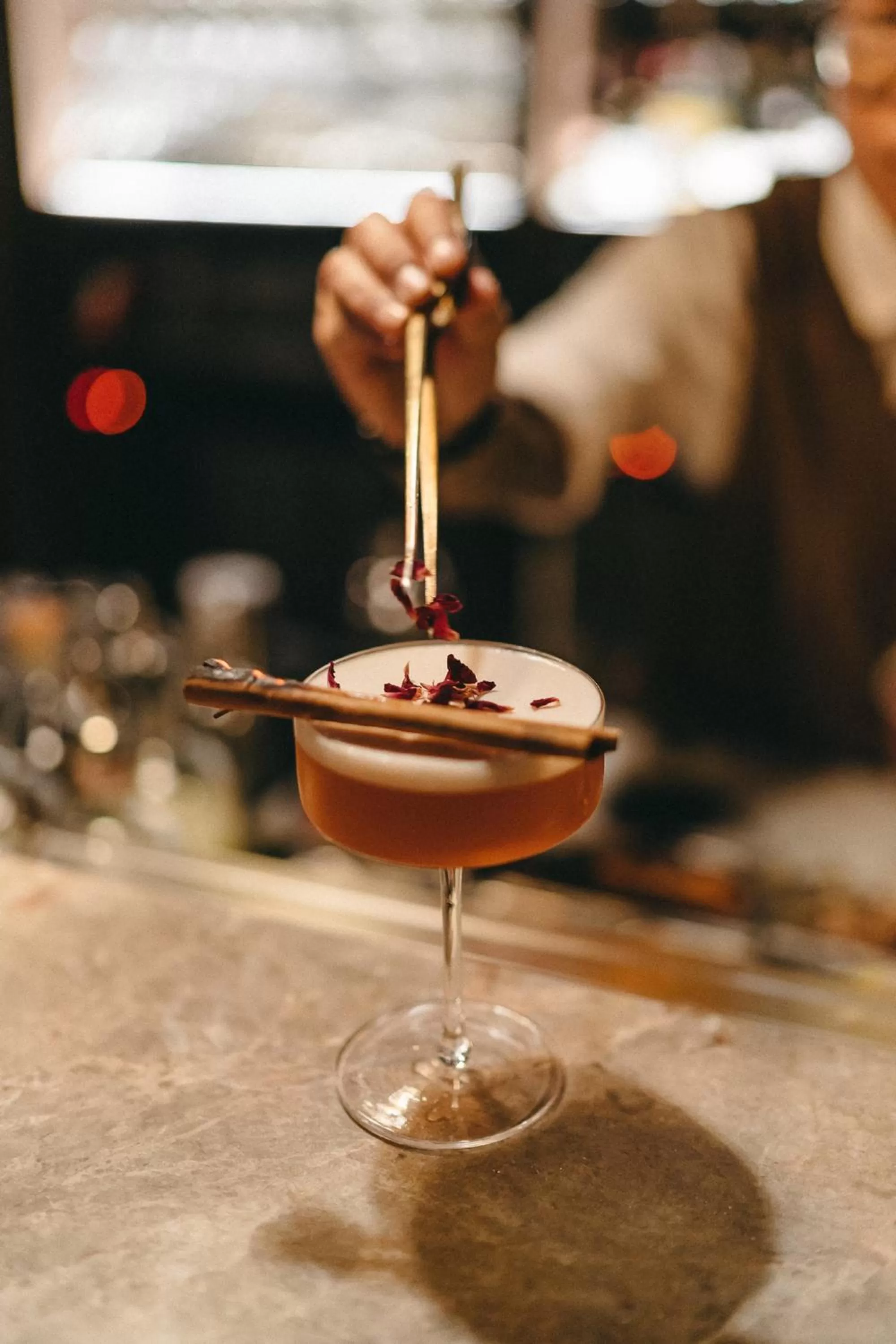 Lounge or bar in The Coach Hotel Sukhumvit - Asok BTS Bangkok