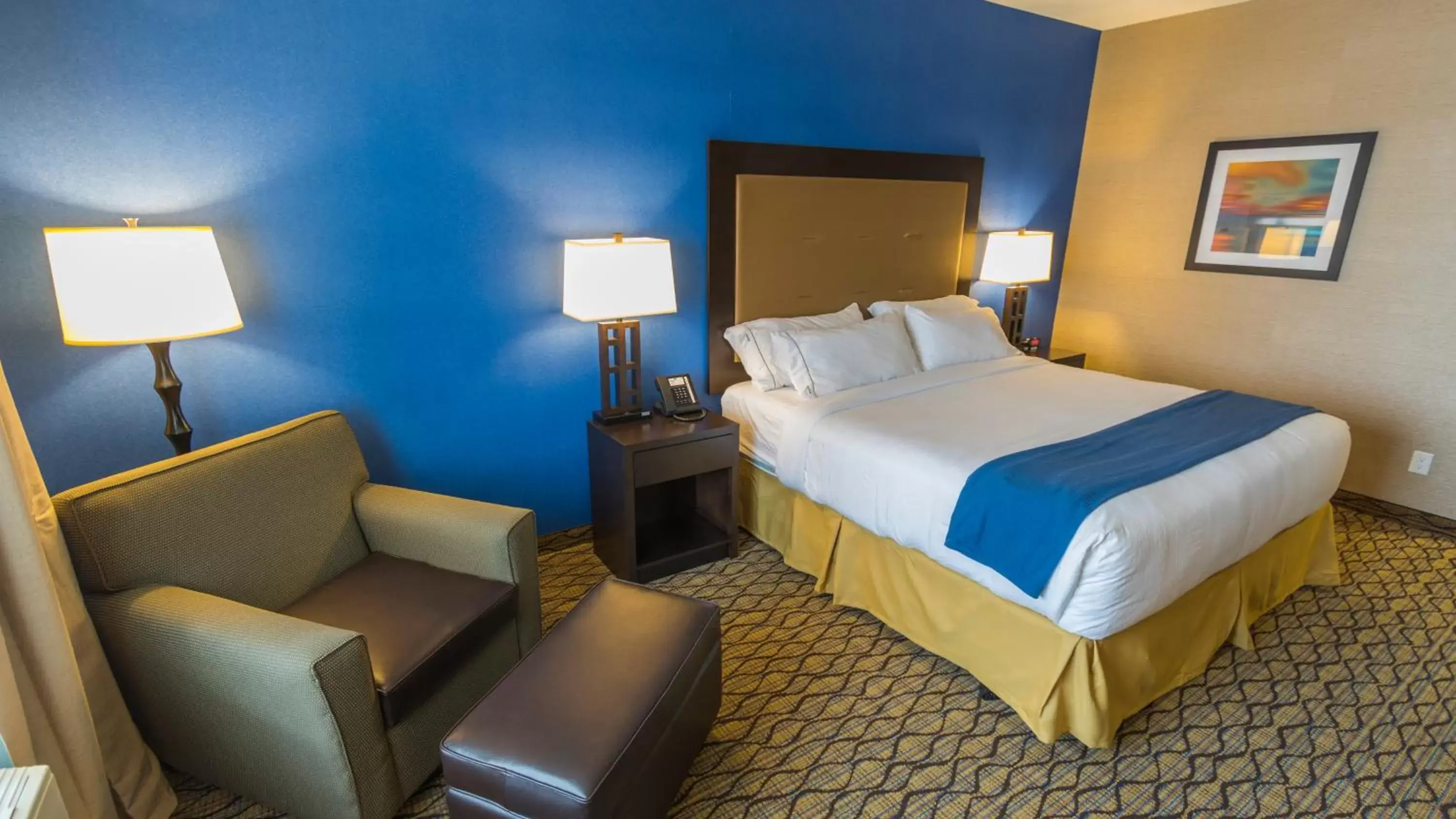 Bed in Holiday Inn Express Thunder Bay, an IHG Hotel