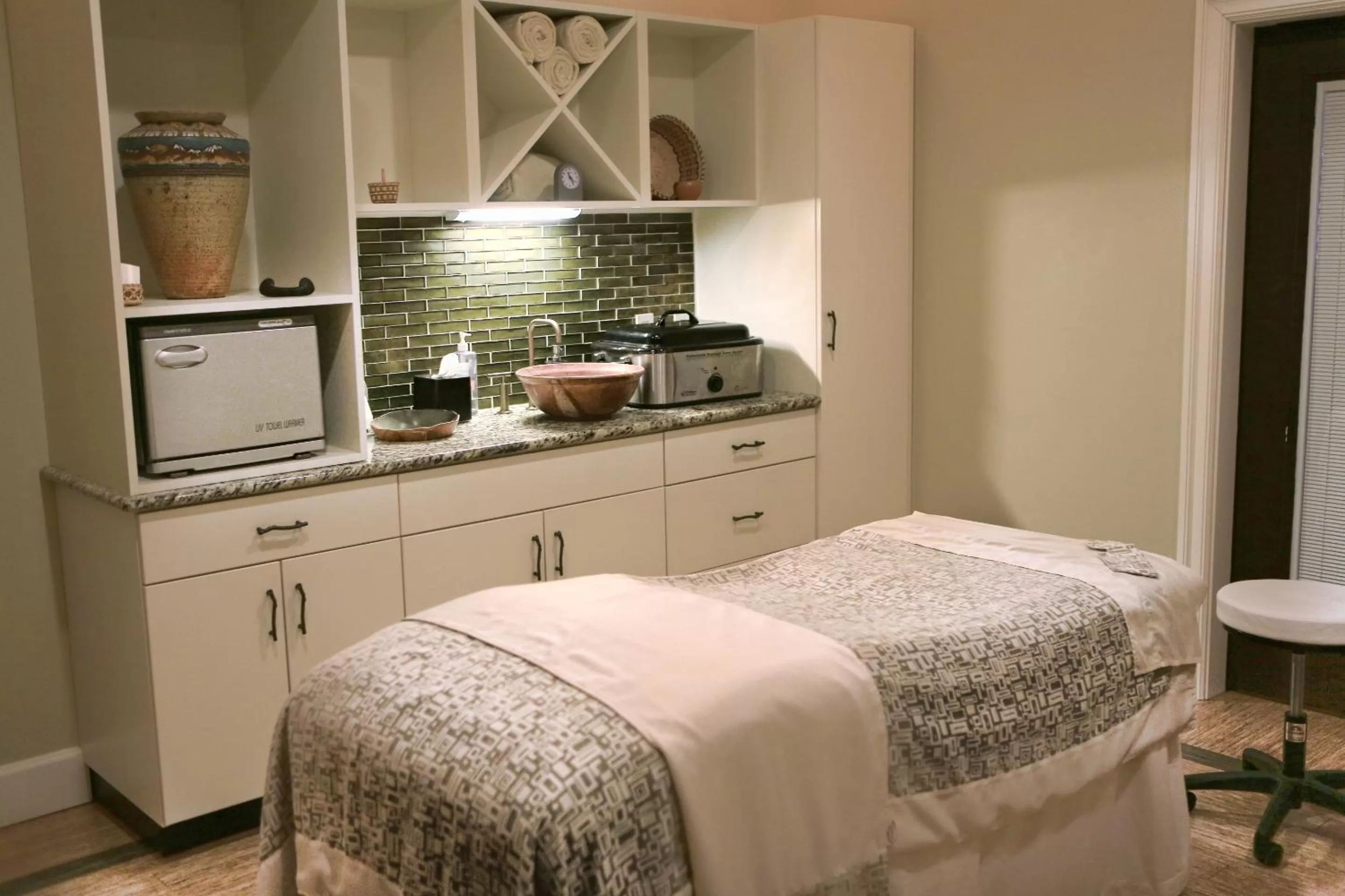 Massage, Bed in Brasstown Valley Resort & Spa