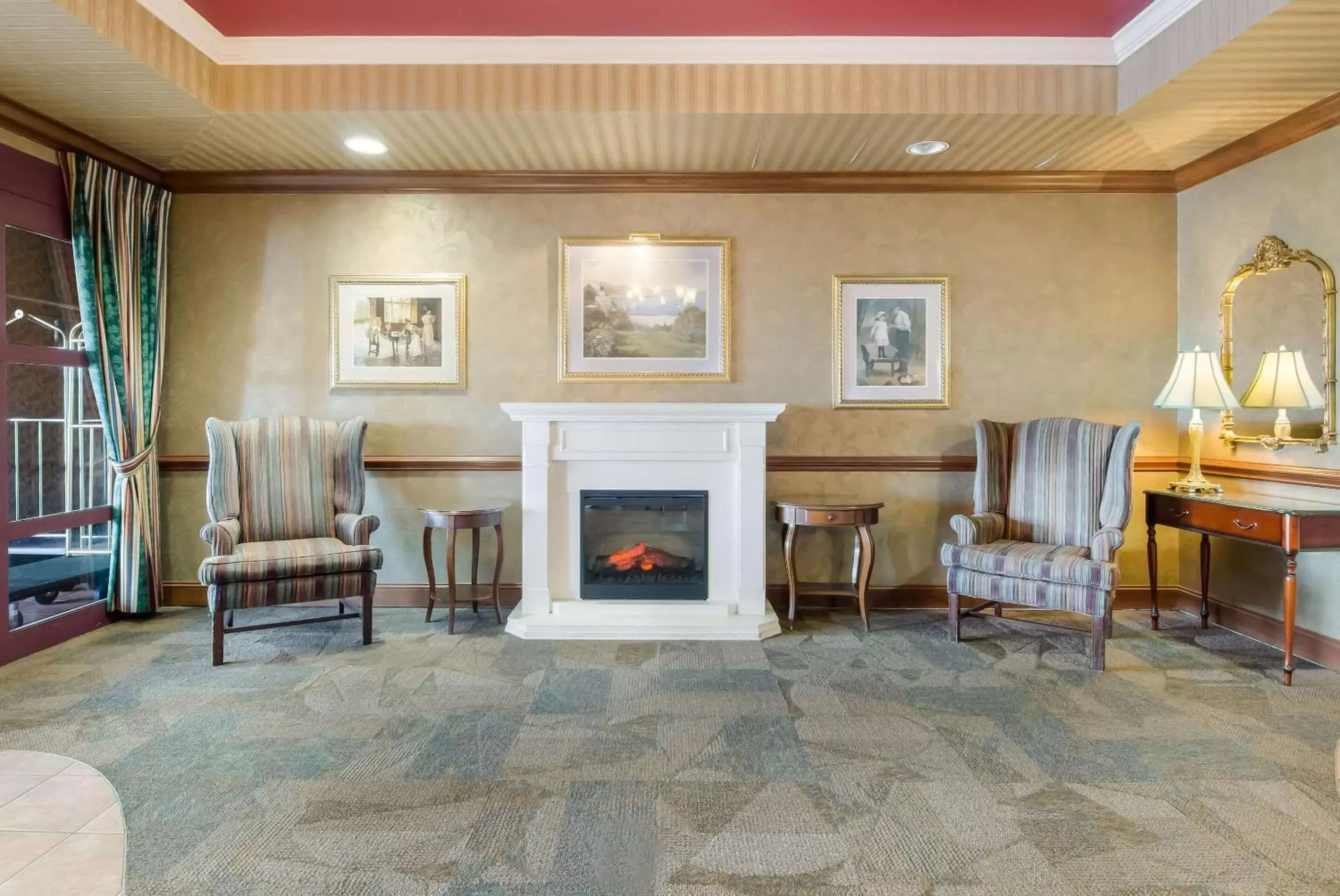Lobby or reception, Seating Area in MainStay Suites Airport