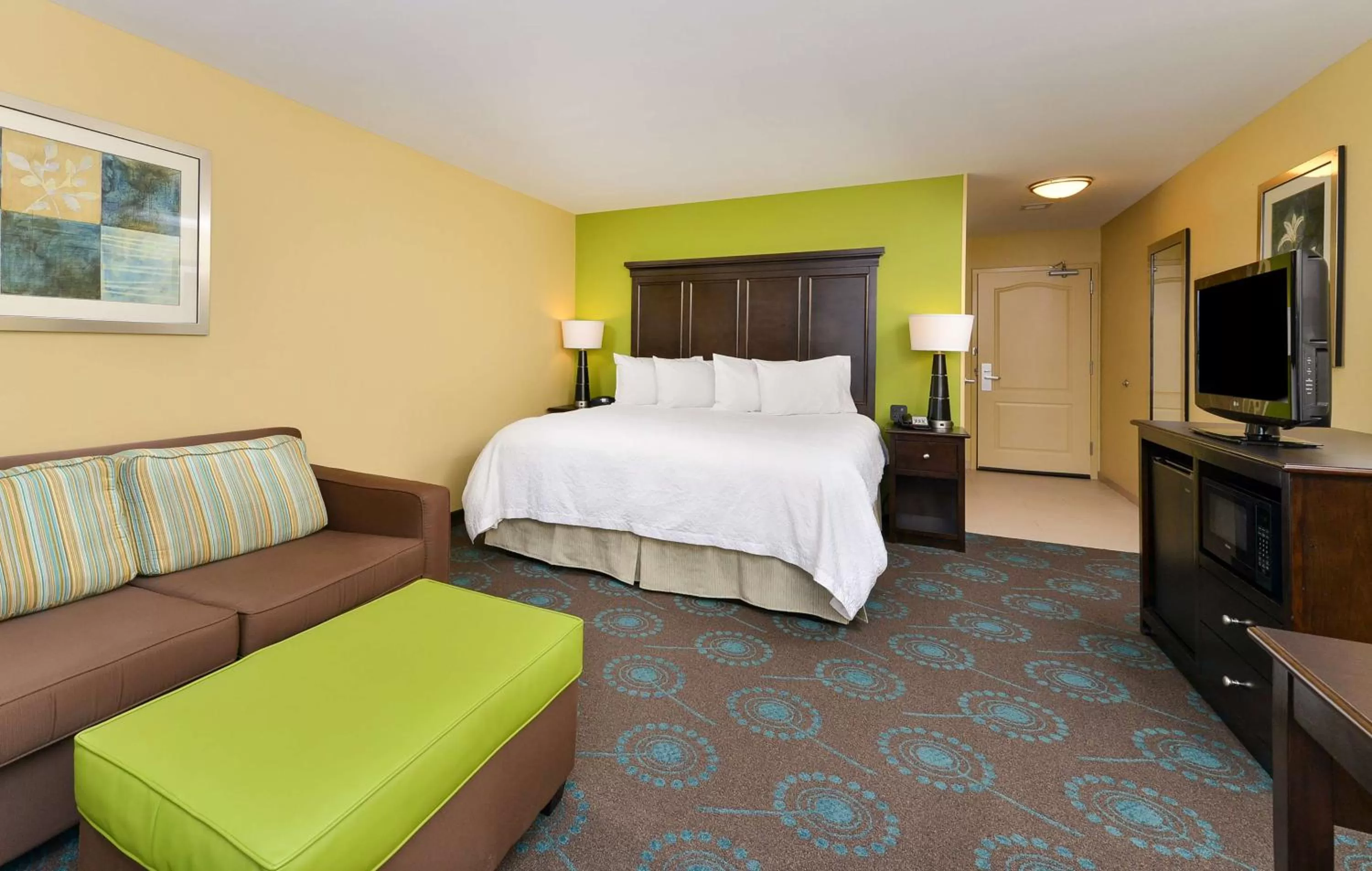 King Room with Sofa Bed- Hearing Accessible in Hampton Inn Iowa City/University Area