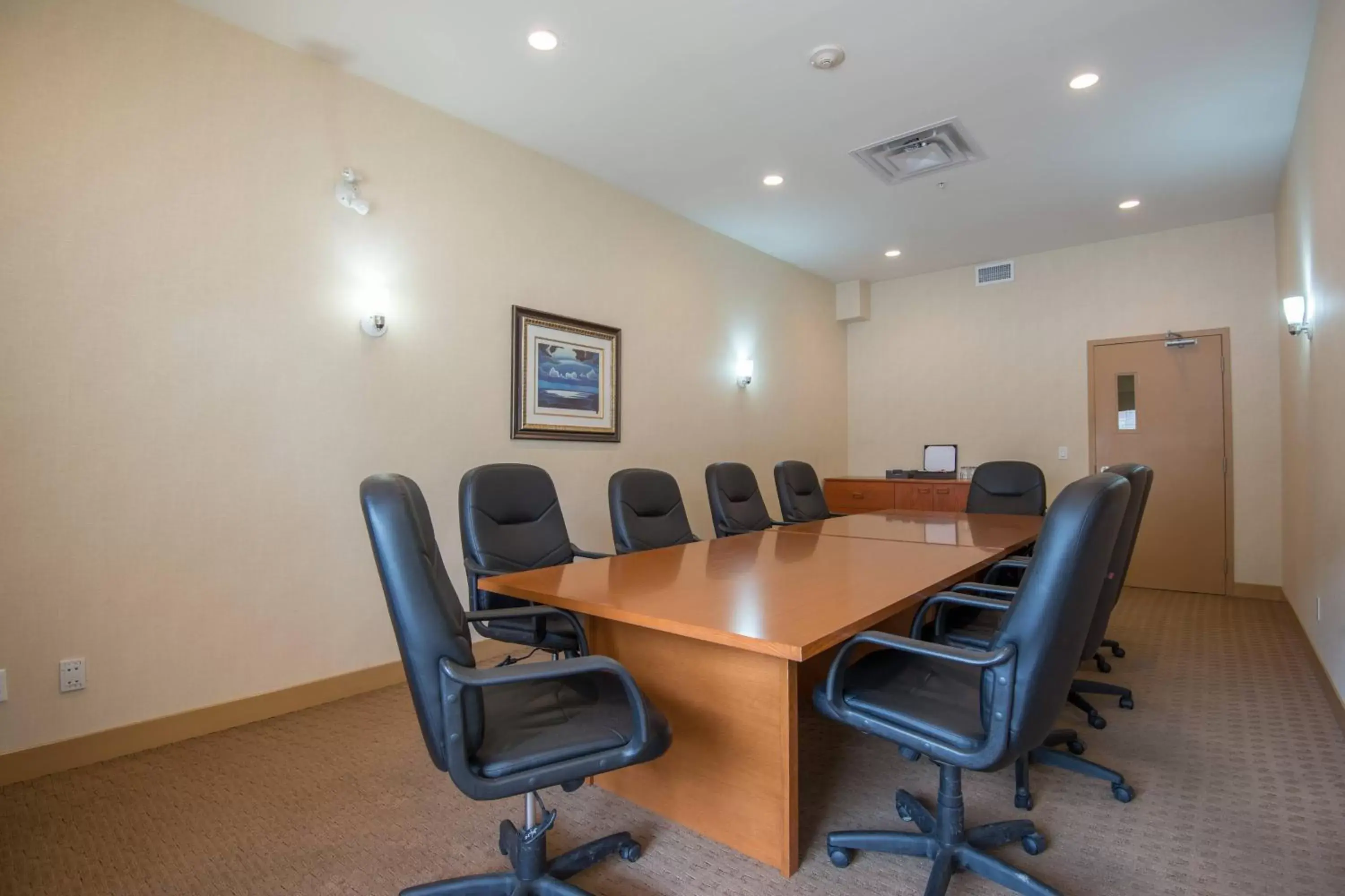 Meeting/conference room in Four Points by Sheraton Saskatoon