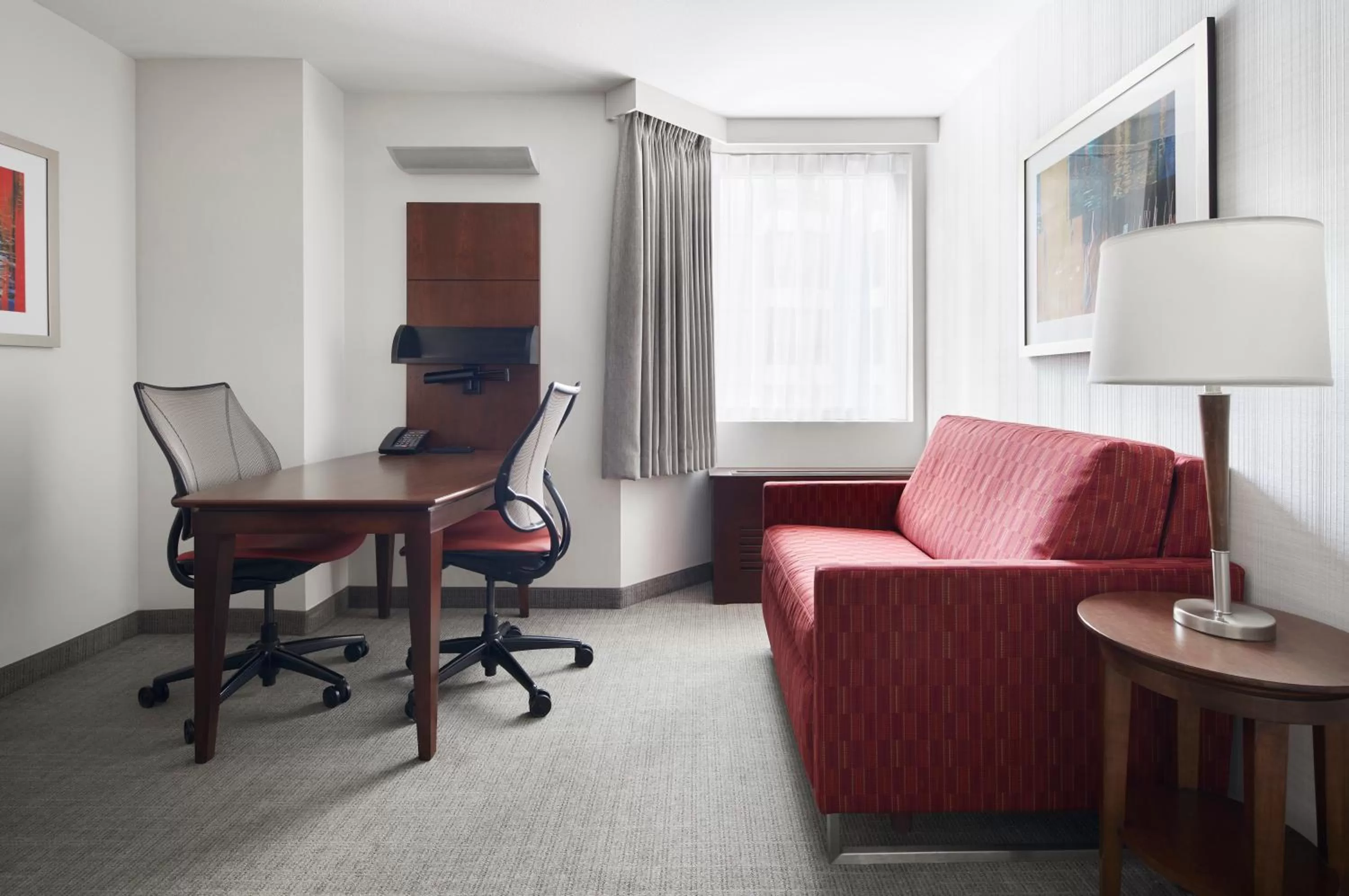 TV and multimedia in Club Quarters Hotel Embarcadero, San Francisco