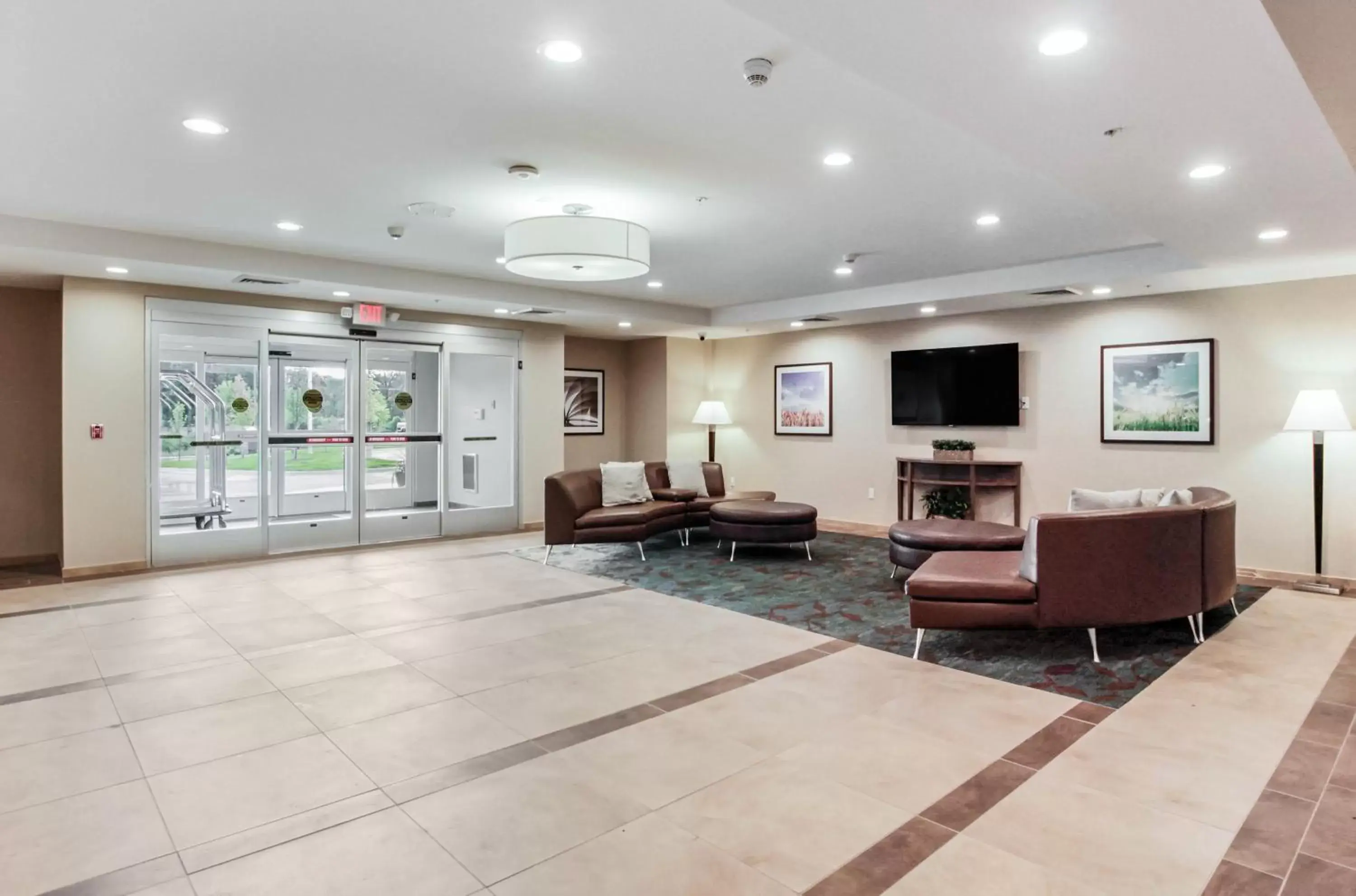 Property building, Lobby/Reception in Candlewood Suites - Brighton, an IHG Hotel