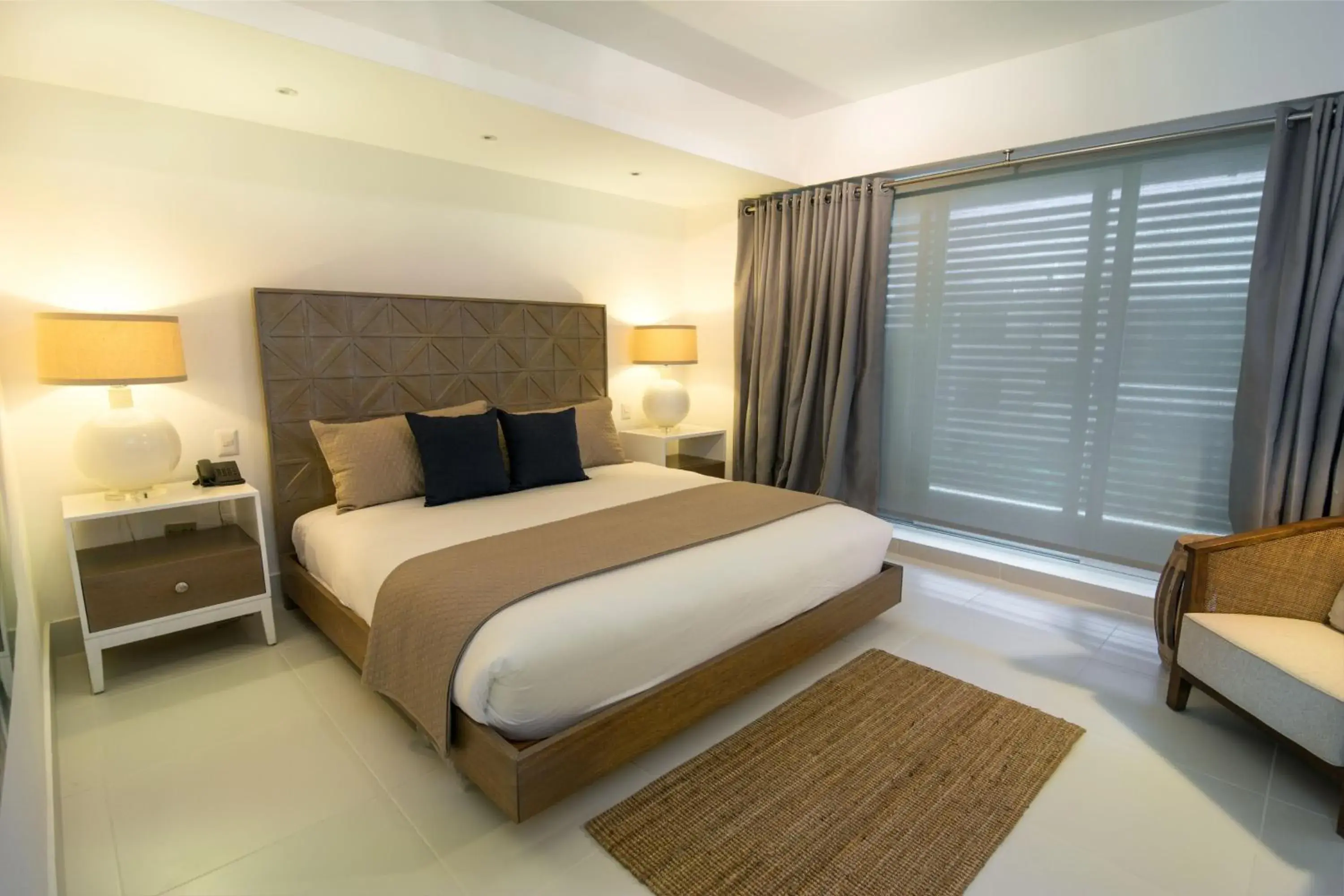 Bedroom, Bed in The Ocean Club, a Luxury Collection Resort, Costa Norte