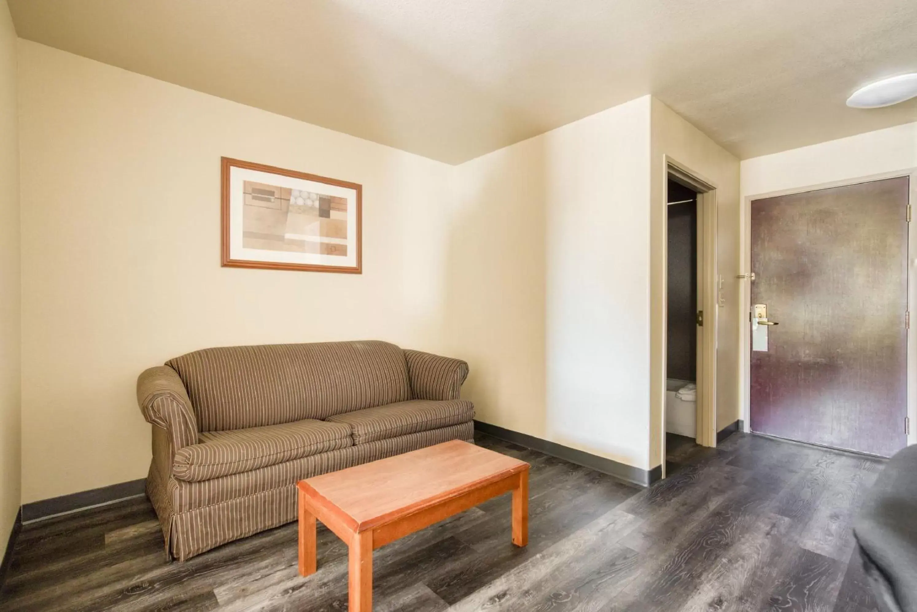 Seating Area in Nature Inn & Suites