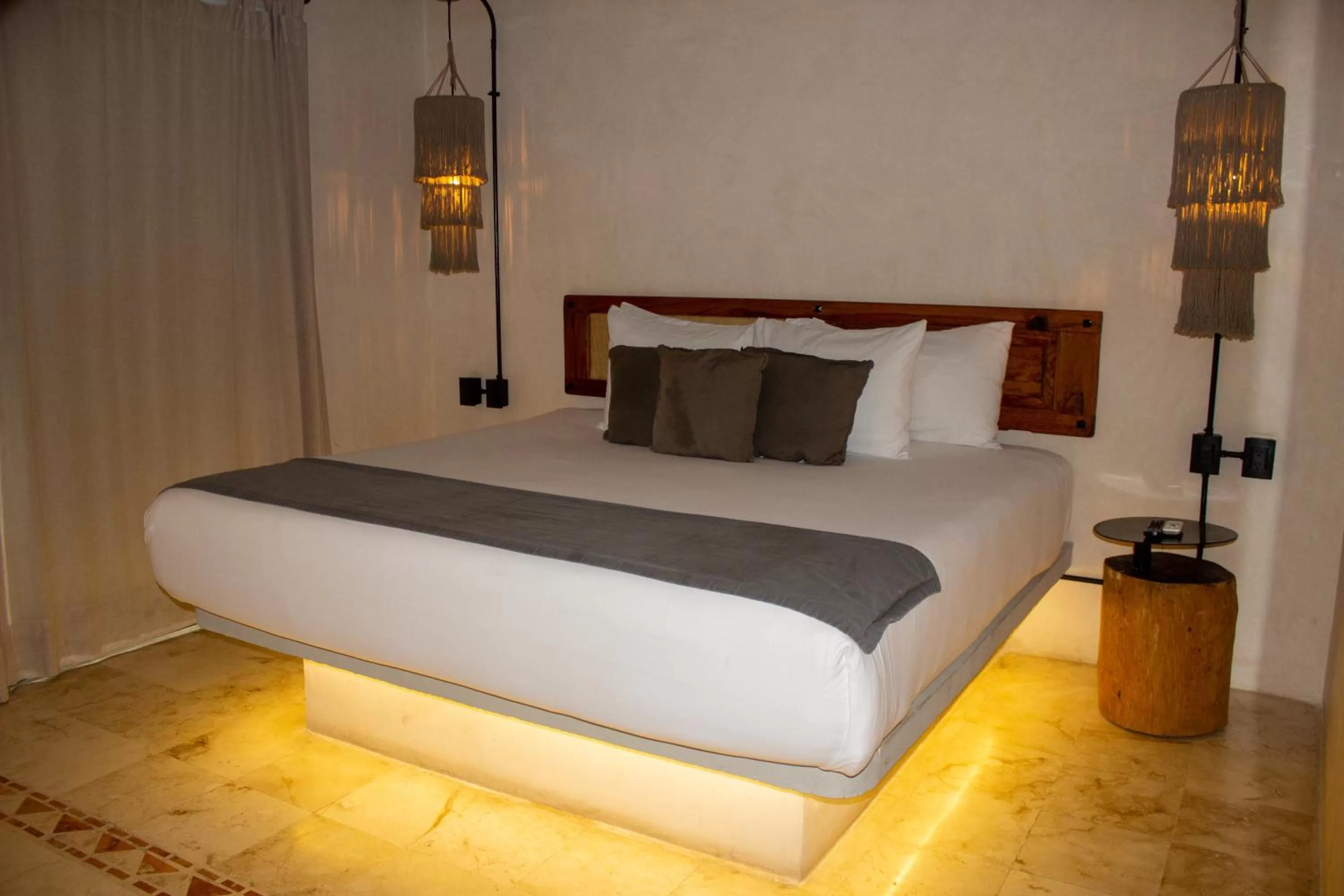 Deluxe King Room in Caribbean Paradise Hotel & Spa - 5th Avenue