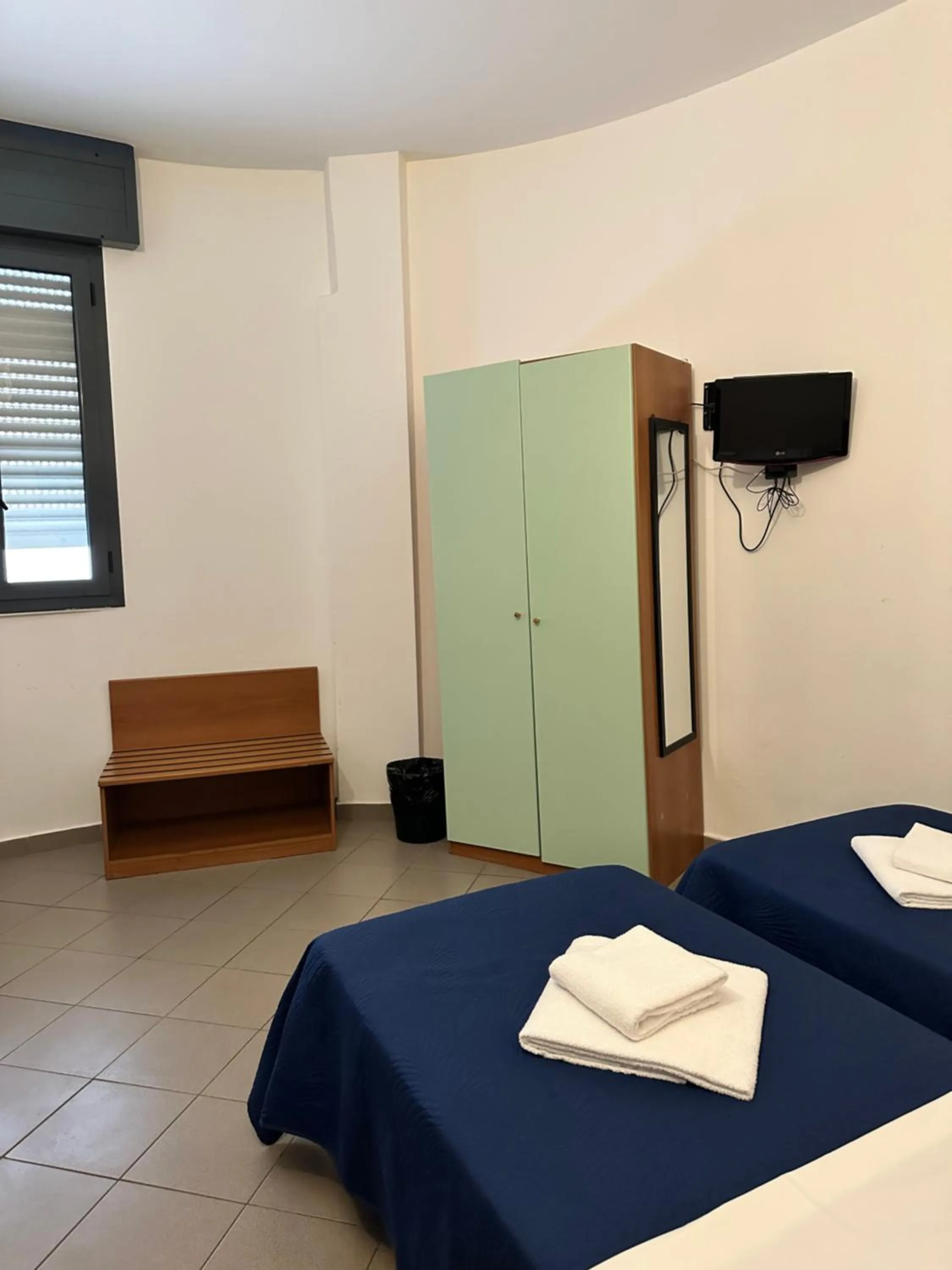 Bedroom, Bed in Hotel Mercurio