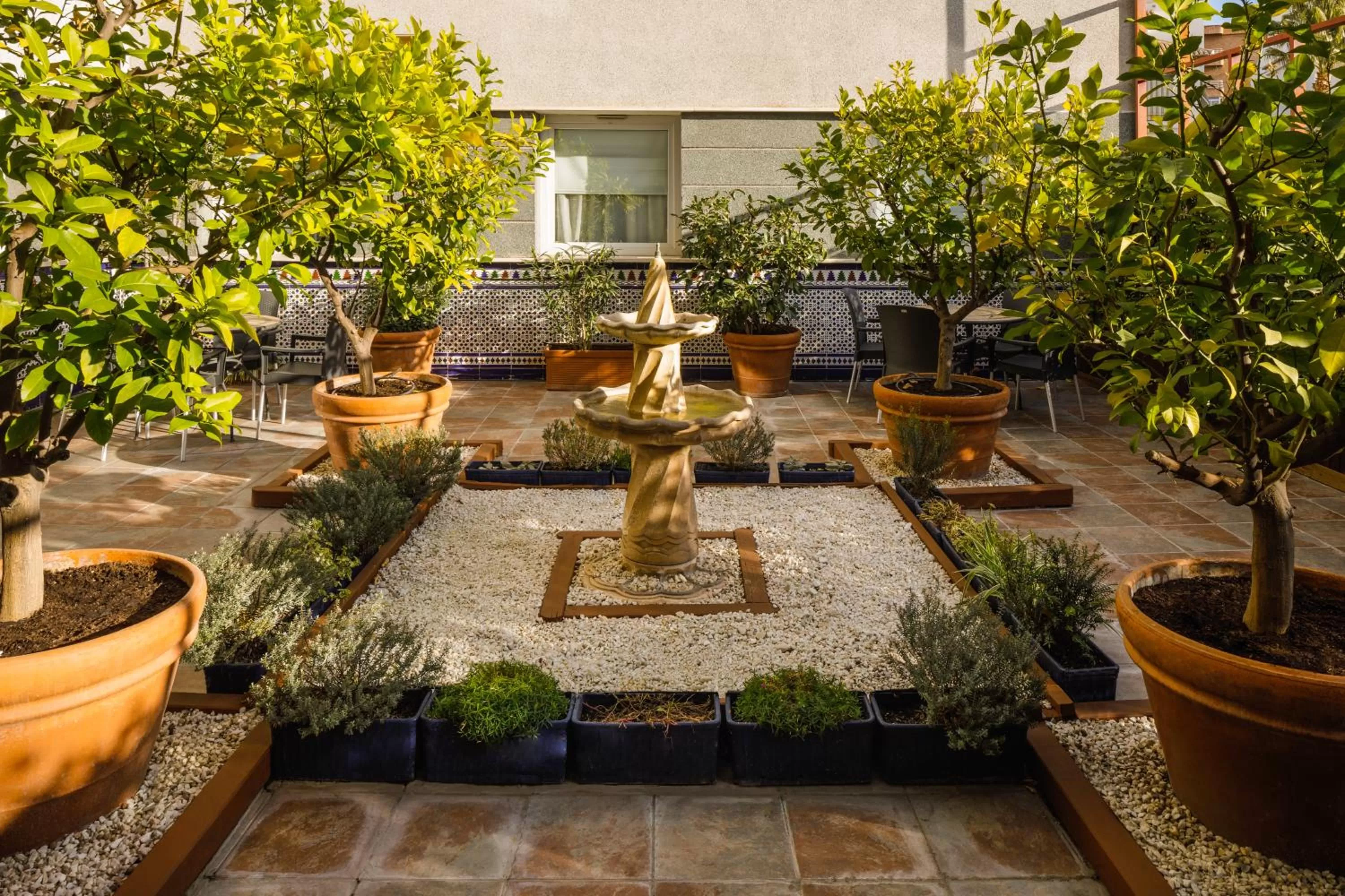 Patio in Ibis Granada