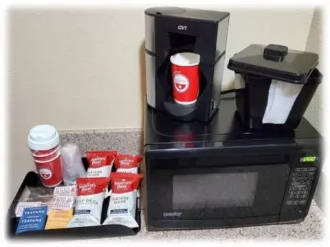 Coffee/Tea Facilities in Cobblestone Hotel & Suites - Knoxville