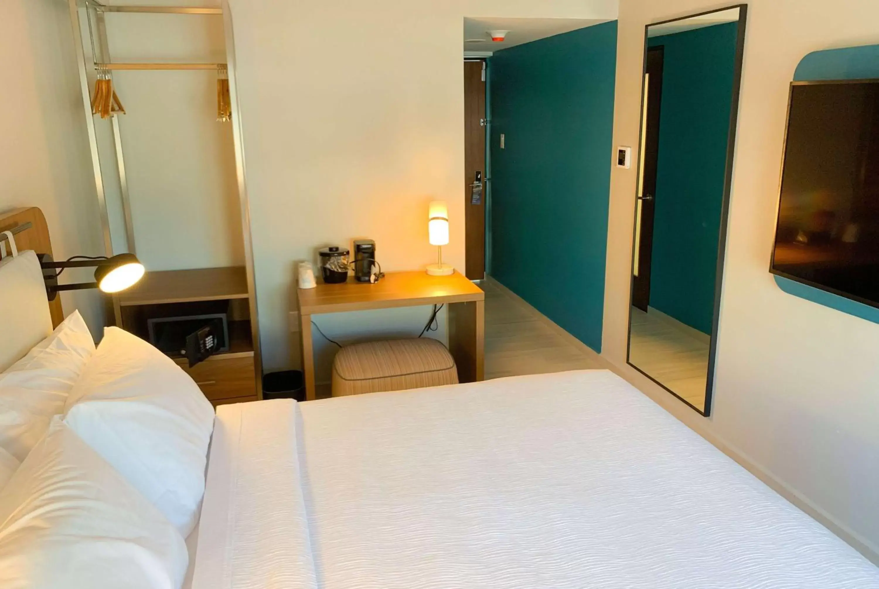 Photo of the whole room, Bed in TRYP by Wyndham Mayaguez Photo of the whole room, Bed in TRYP by Wyndham Mayaguez