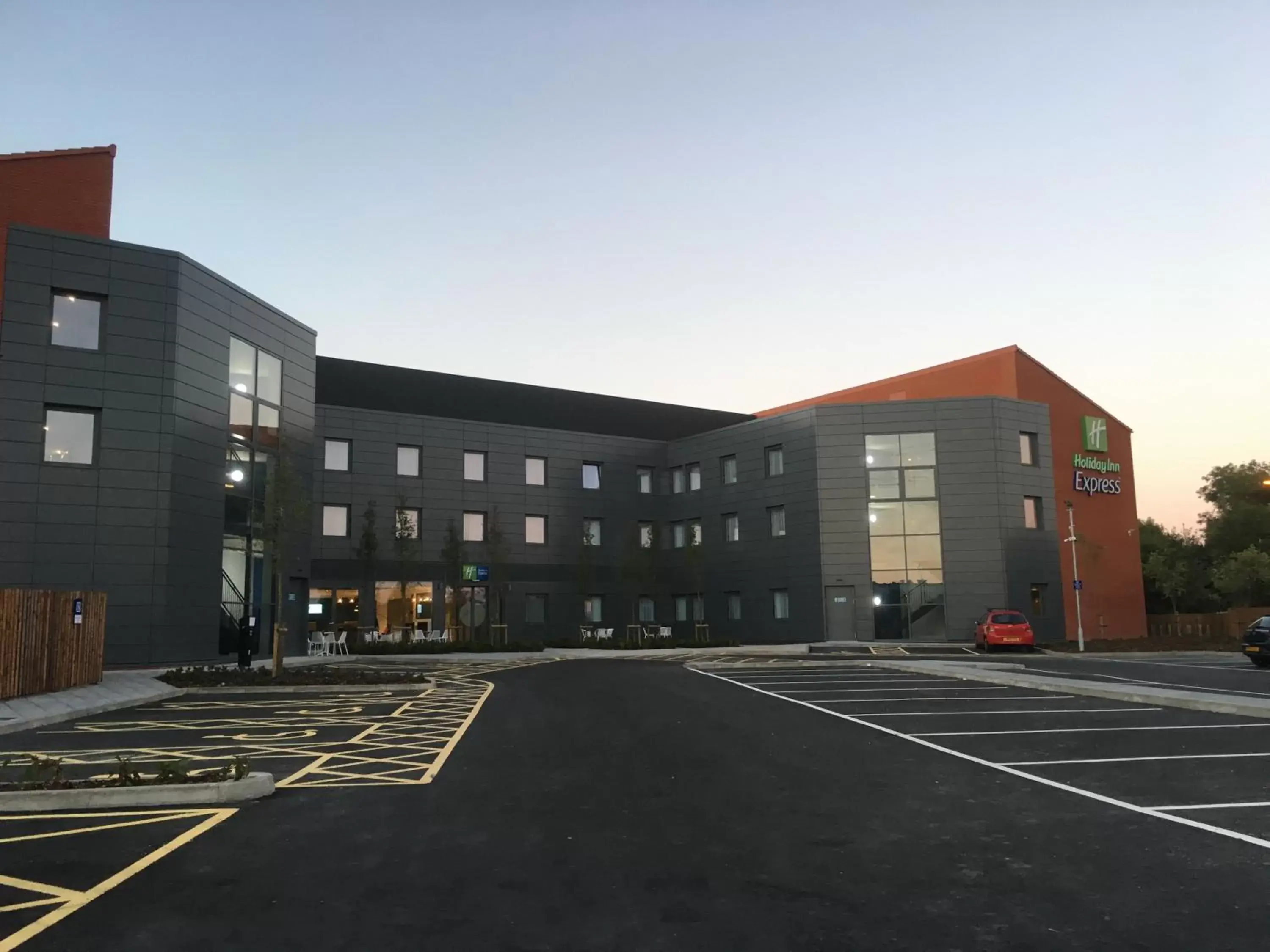 Property Building in Holiday Inn Express St. Albans - M25, Jct.22