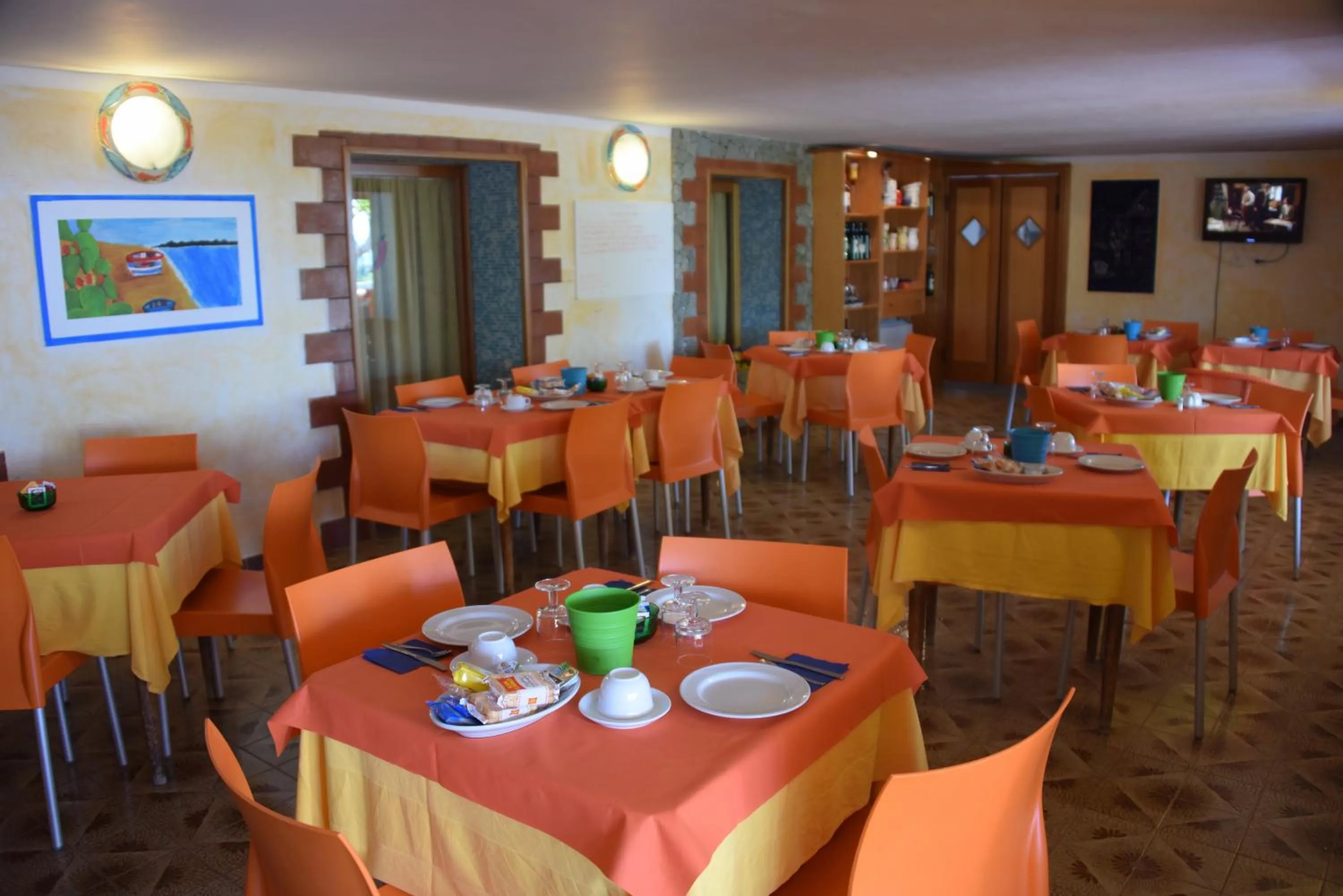 Restaurant/places to eat in Hotel Cristina