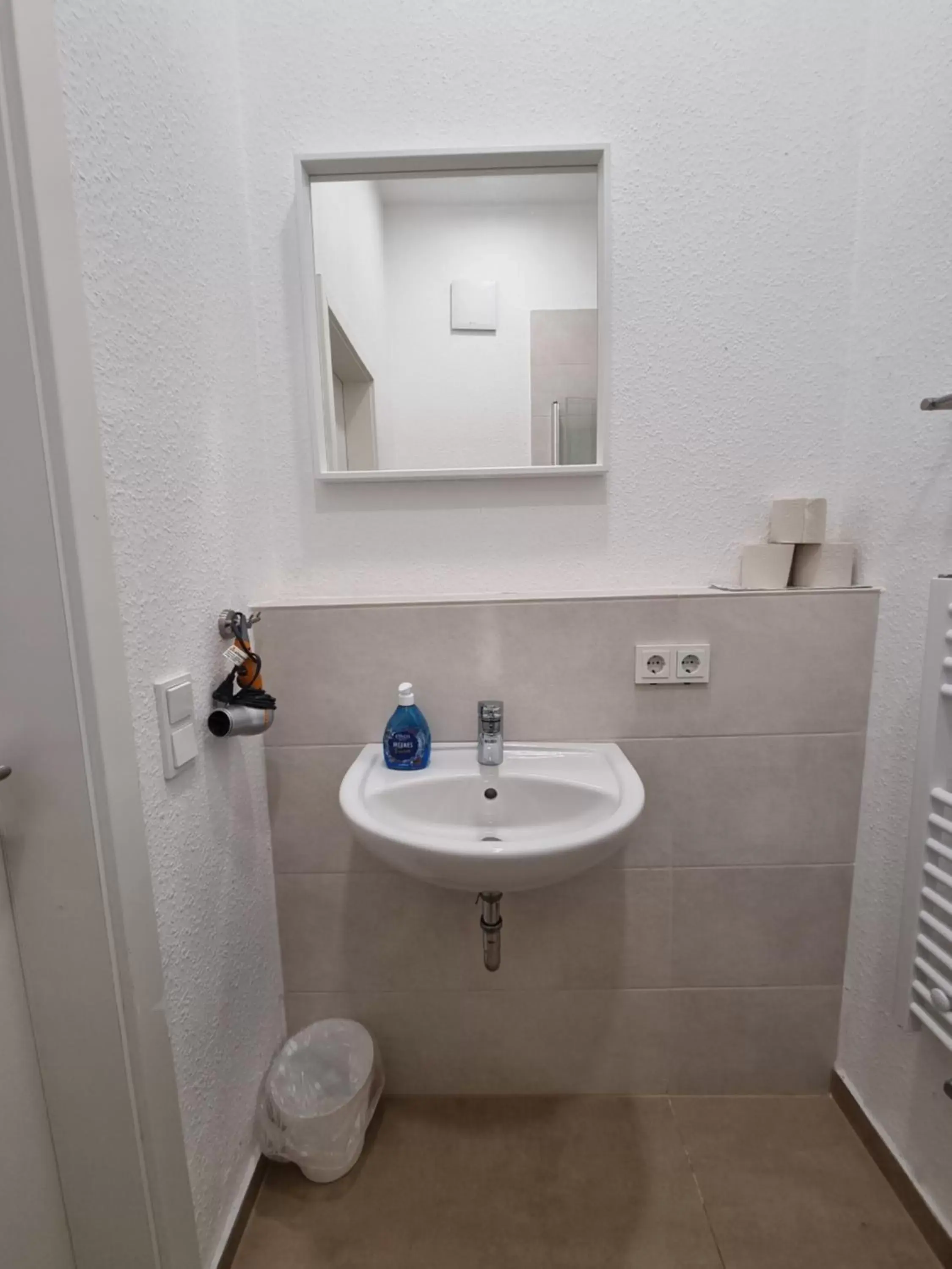 Bedroom, Bathroom in Hotel Seifert Berlin am Kurfürstendamm