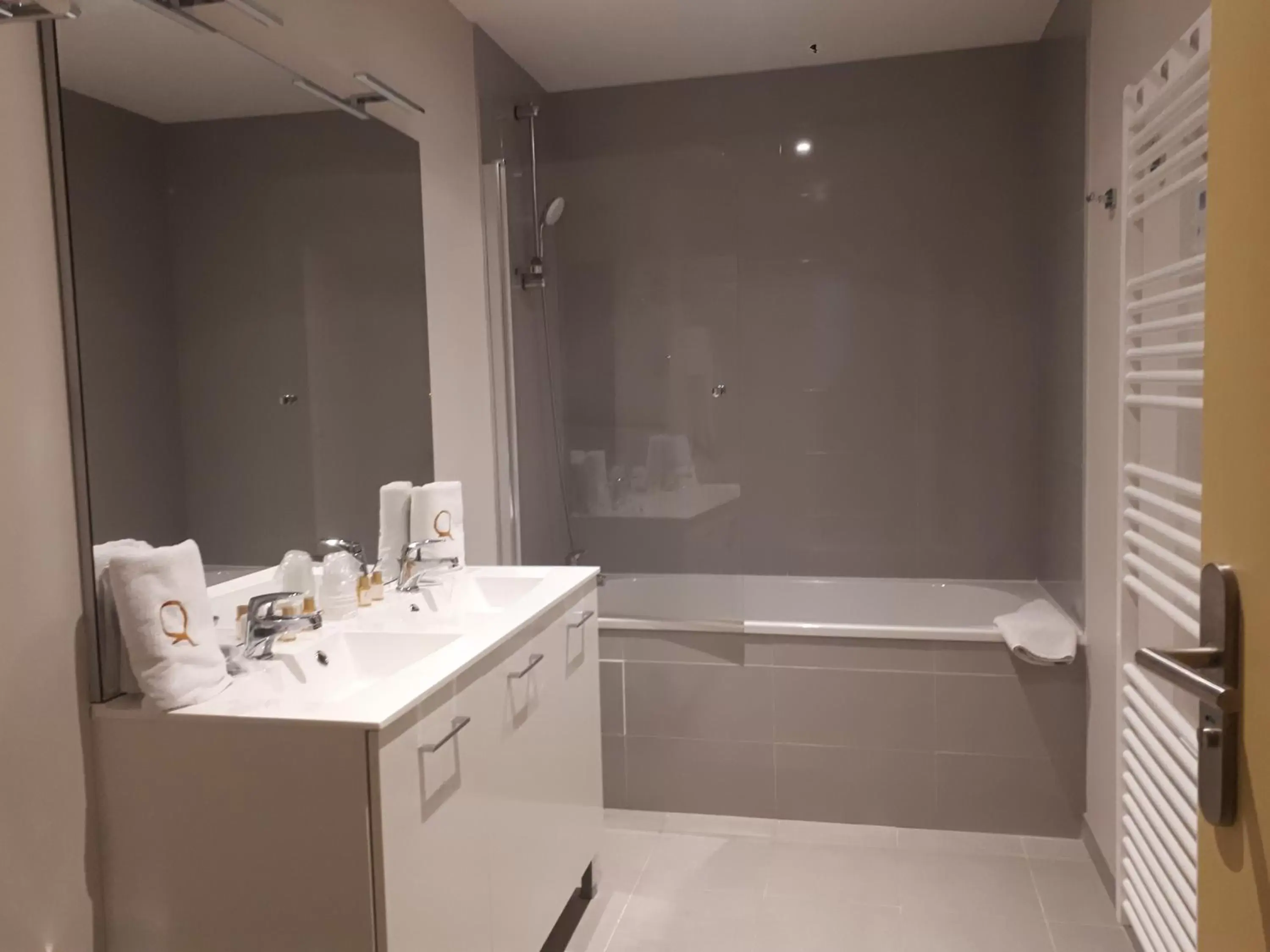 Bathroom in Hotel De Gramont