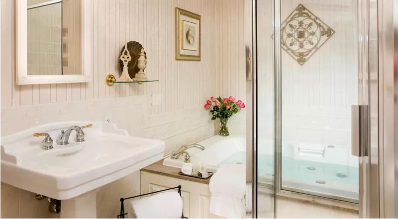 Bathroom in Lambertville House