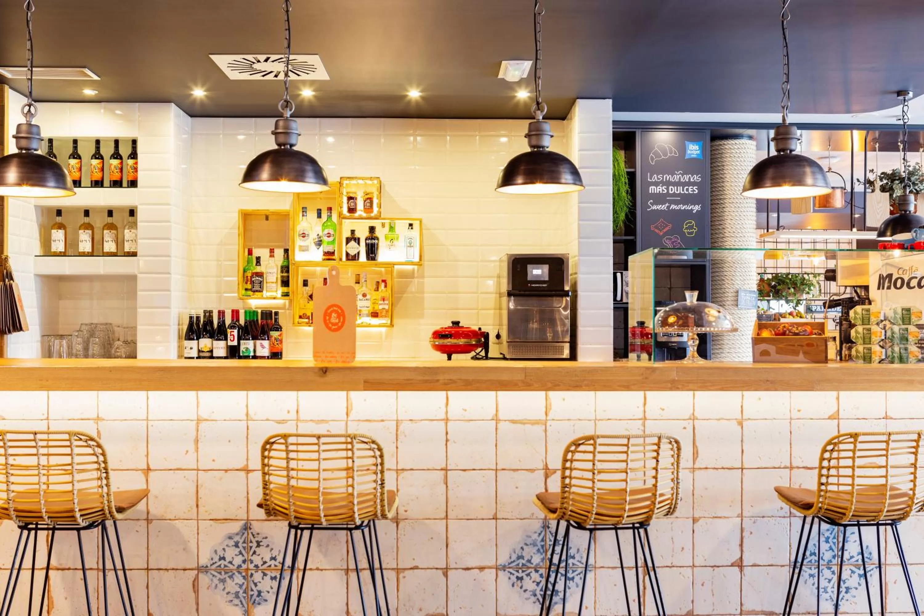 Restaurant/places to eat in Ibis Oviedo